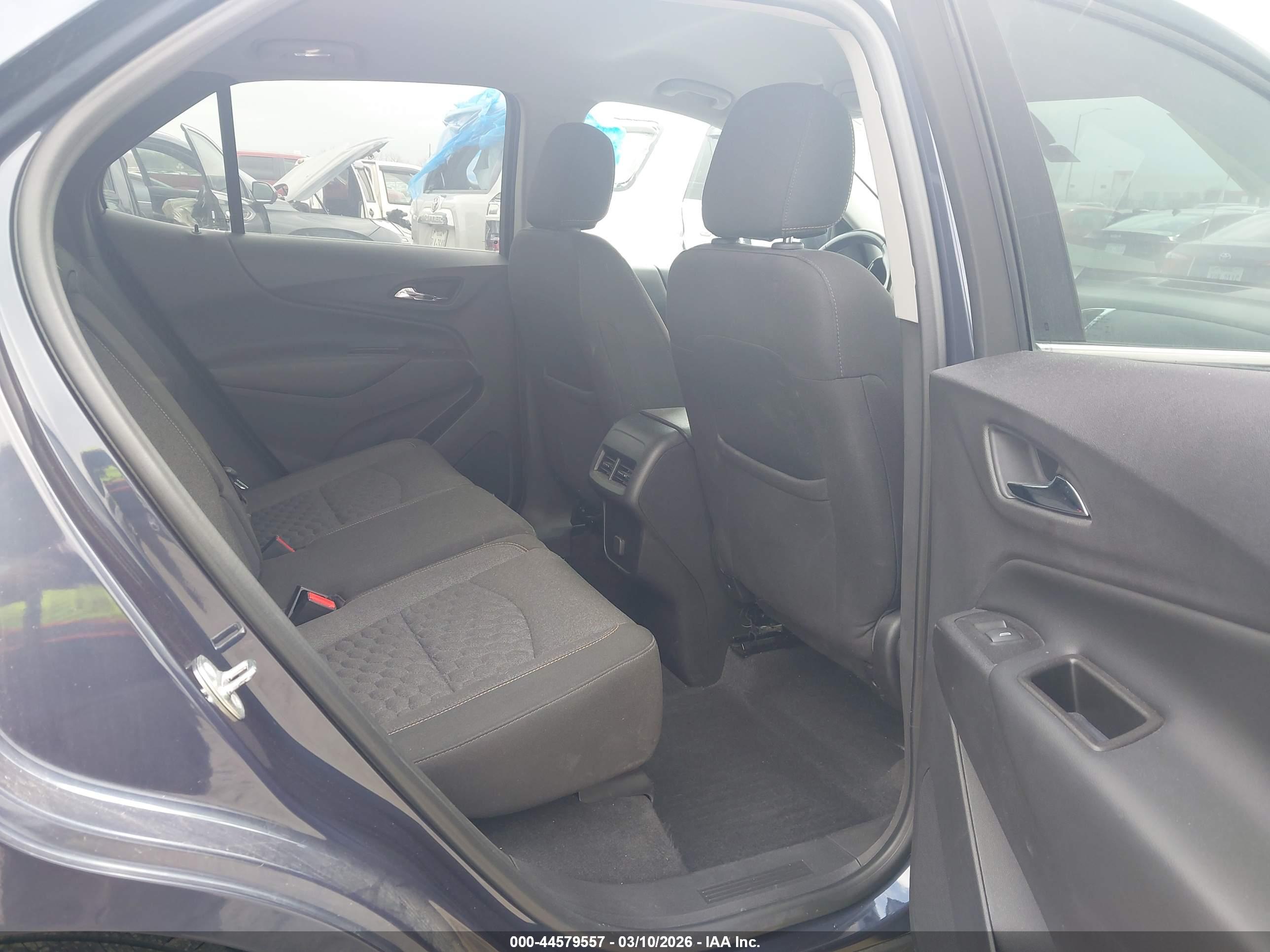 CHEVROLET EQUINOX image 8