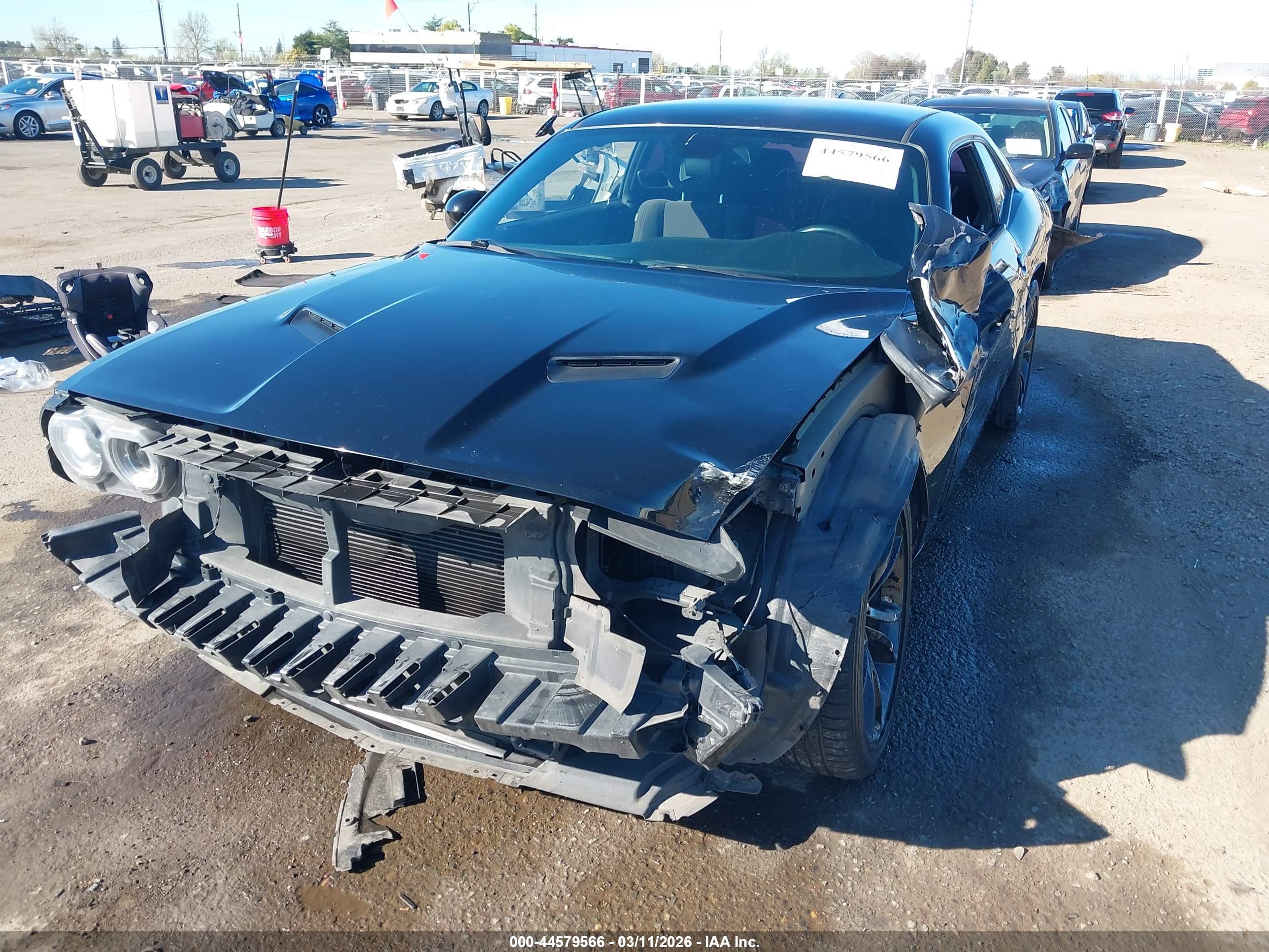 DODGE CHALLENGER image 2