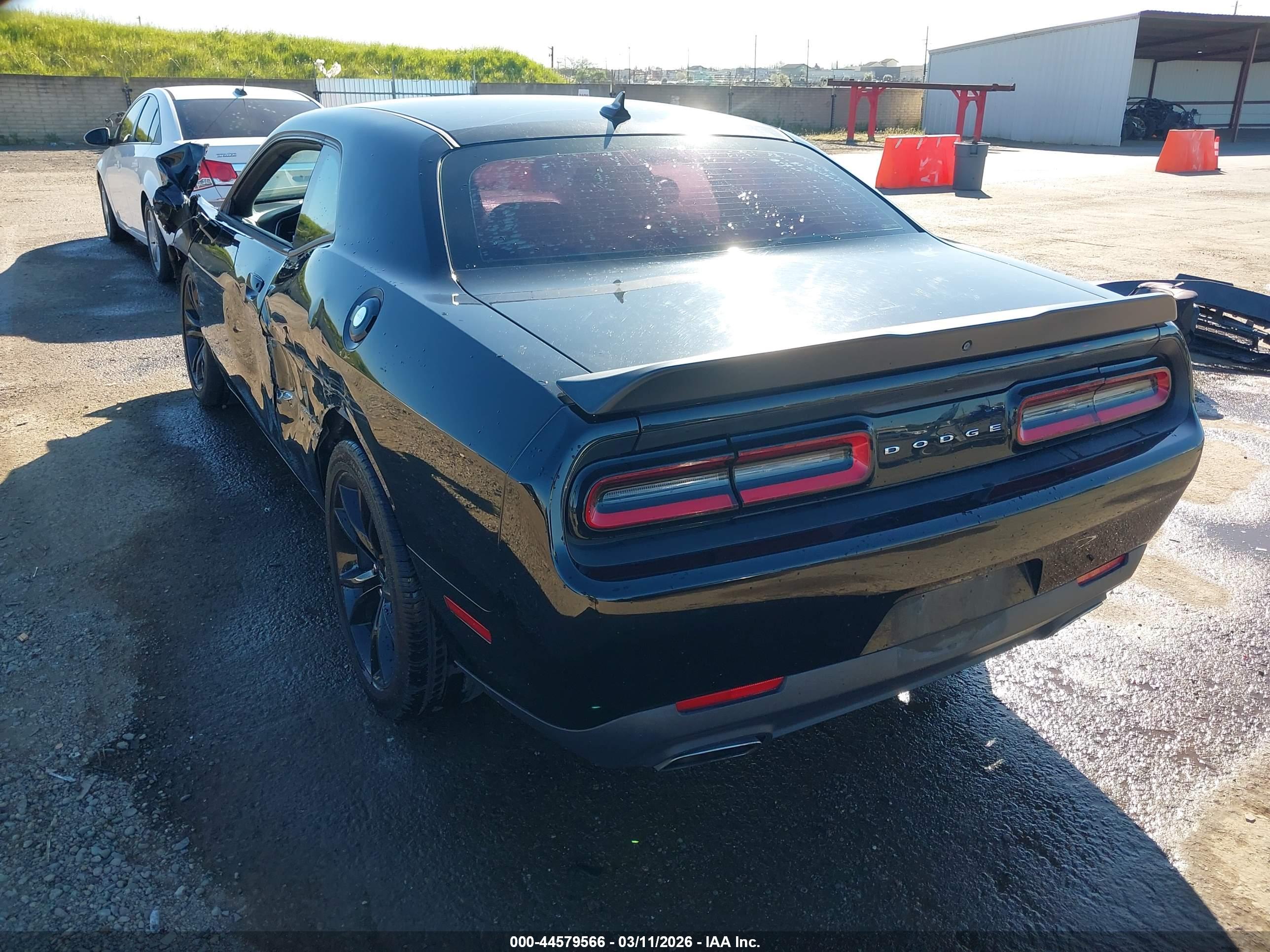 DODGE CHALLENGER image 3