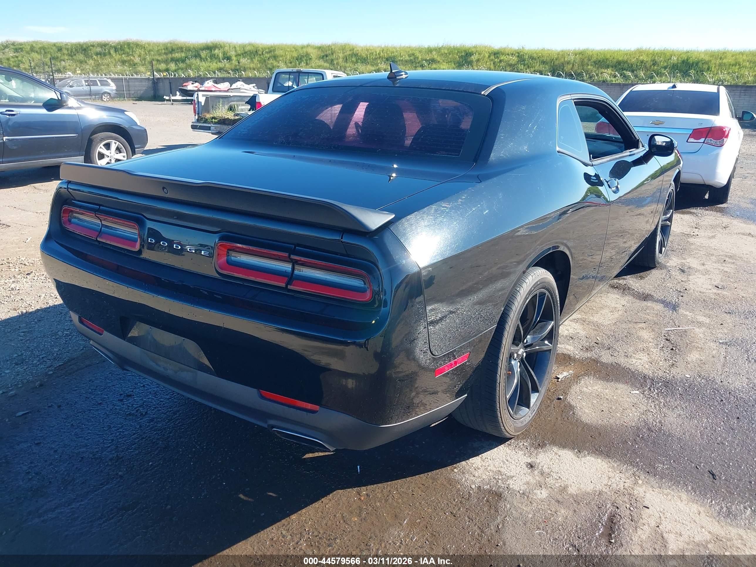 DODGE CHALLENGER image 4