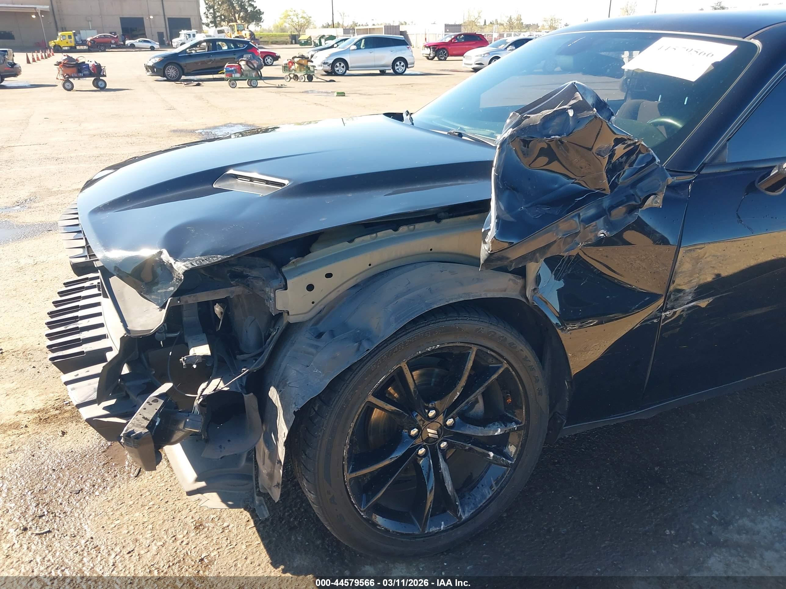 DODGE CHALLENGER image 6