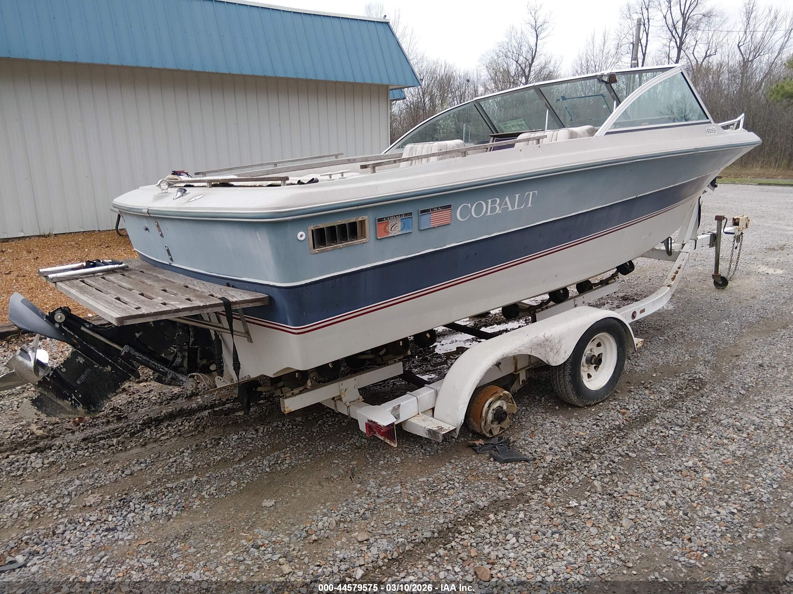 COBALT BOAT image 4