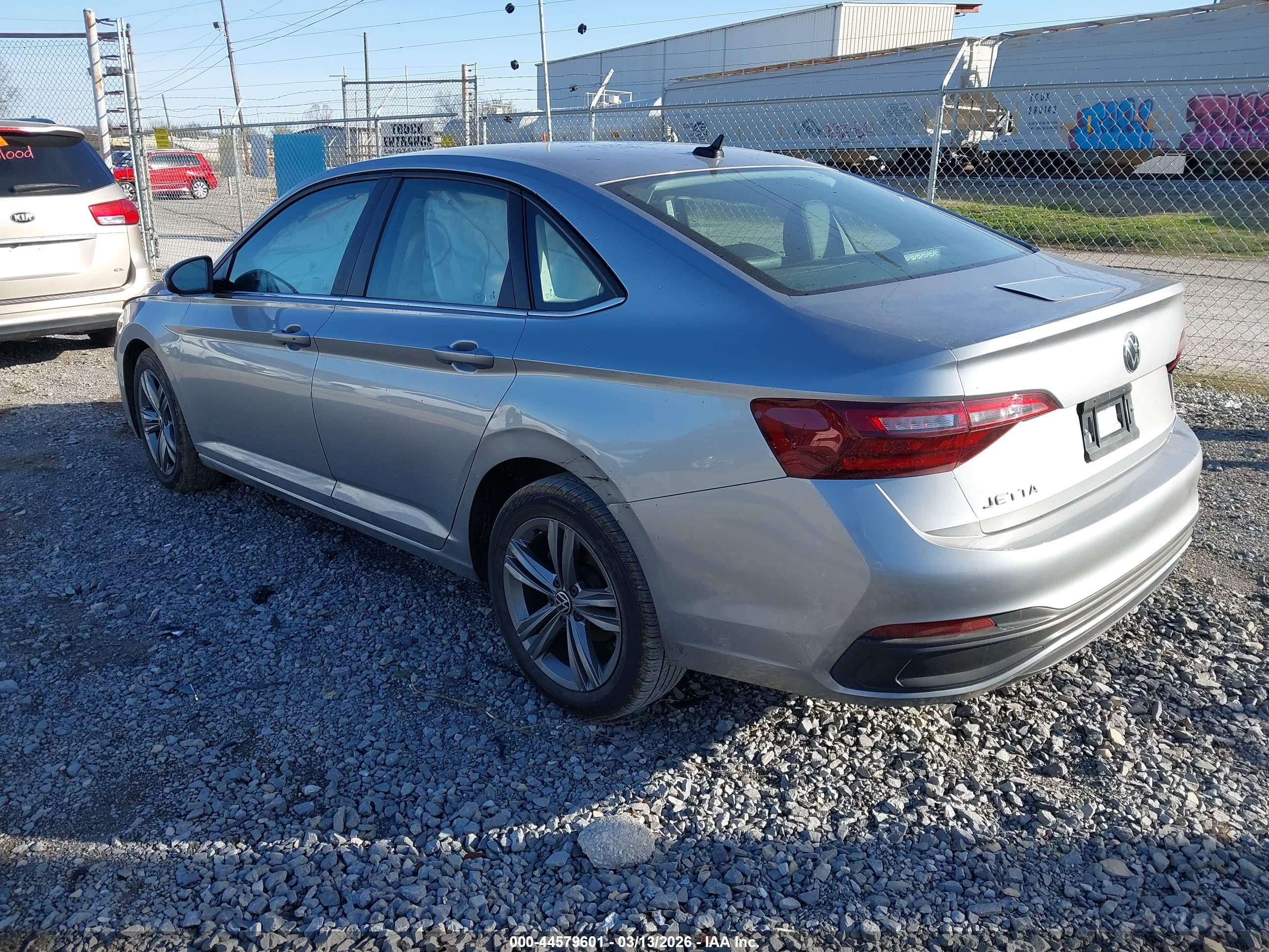 VOLKSWAGEN JETTA image 3