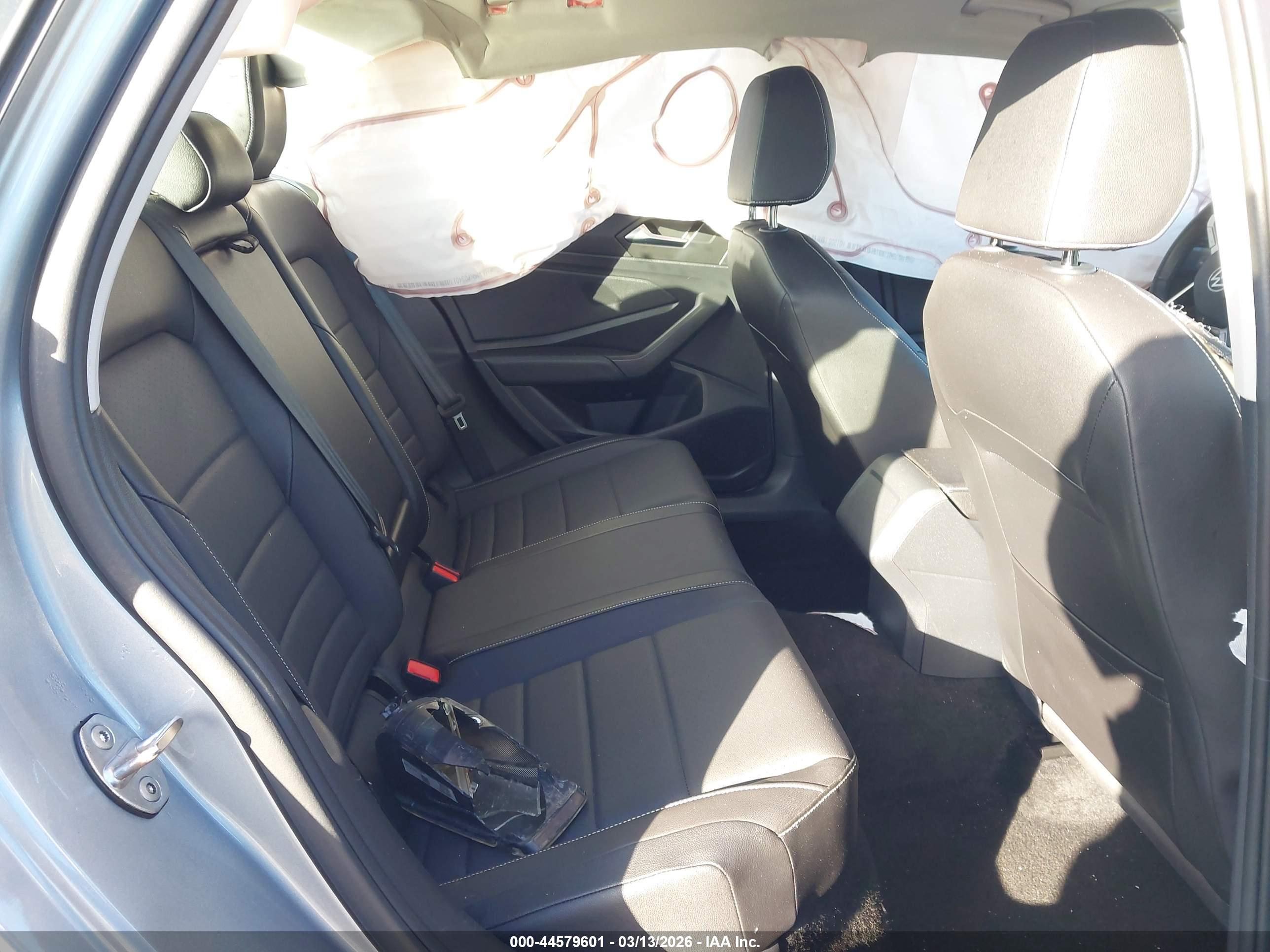 VOLKSWAGEN JETTA image 8