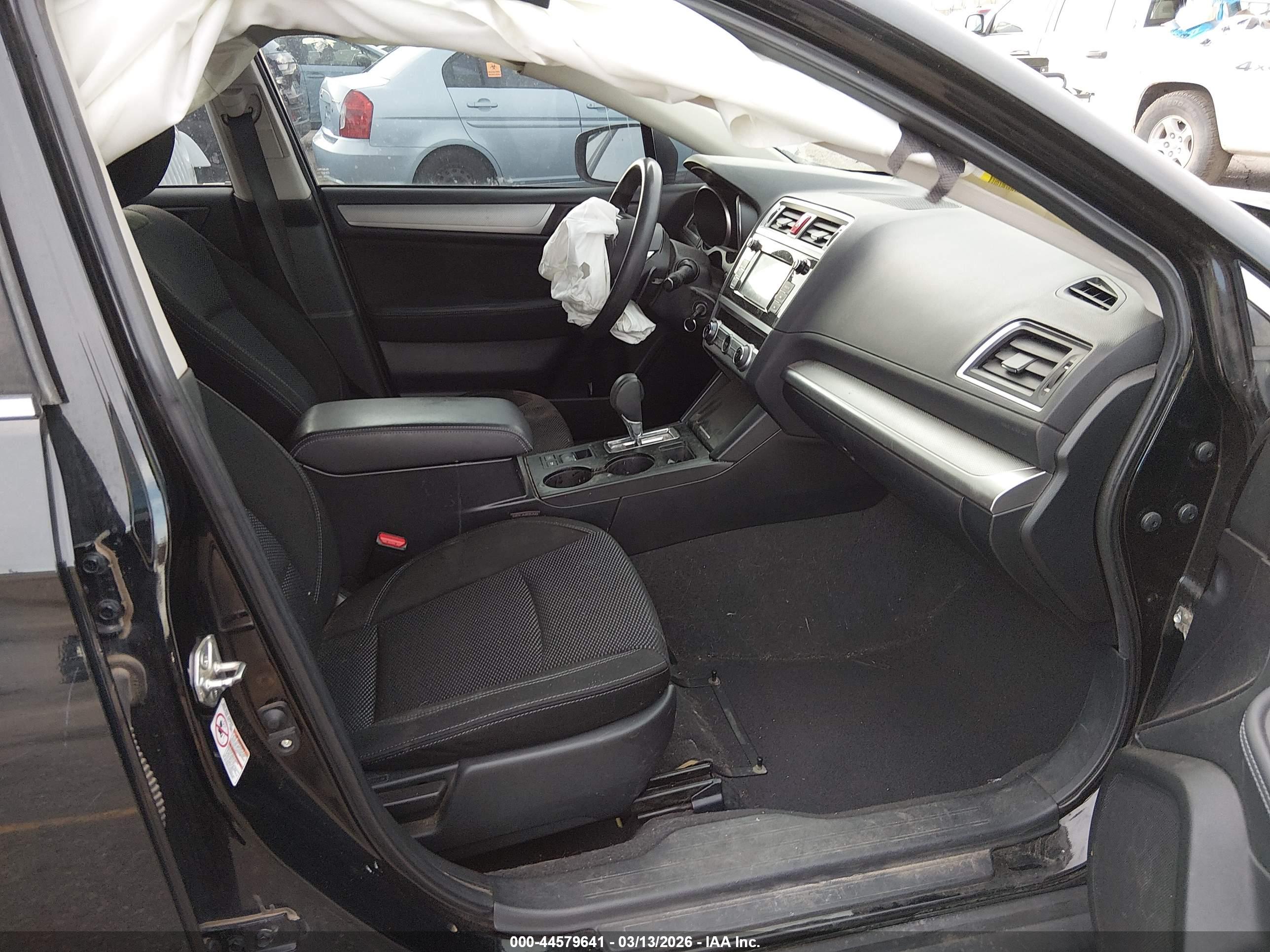SUBARU OUTBACK image 5
