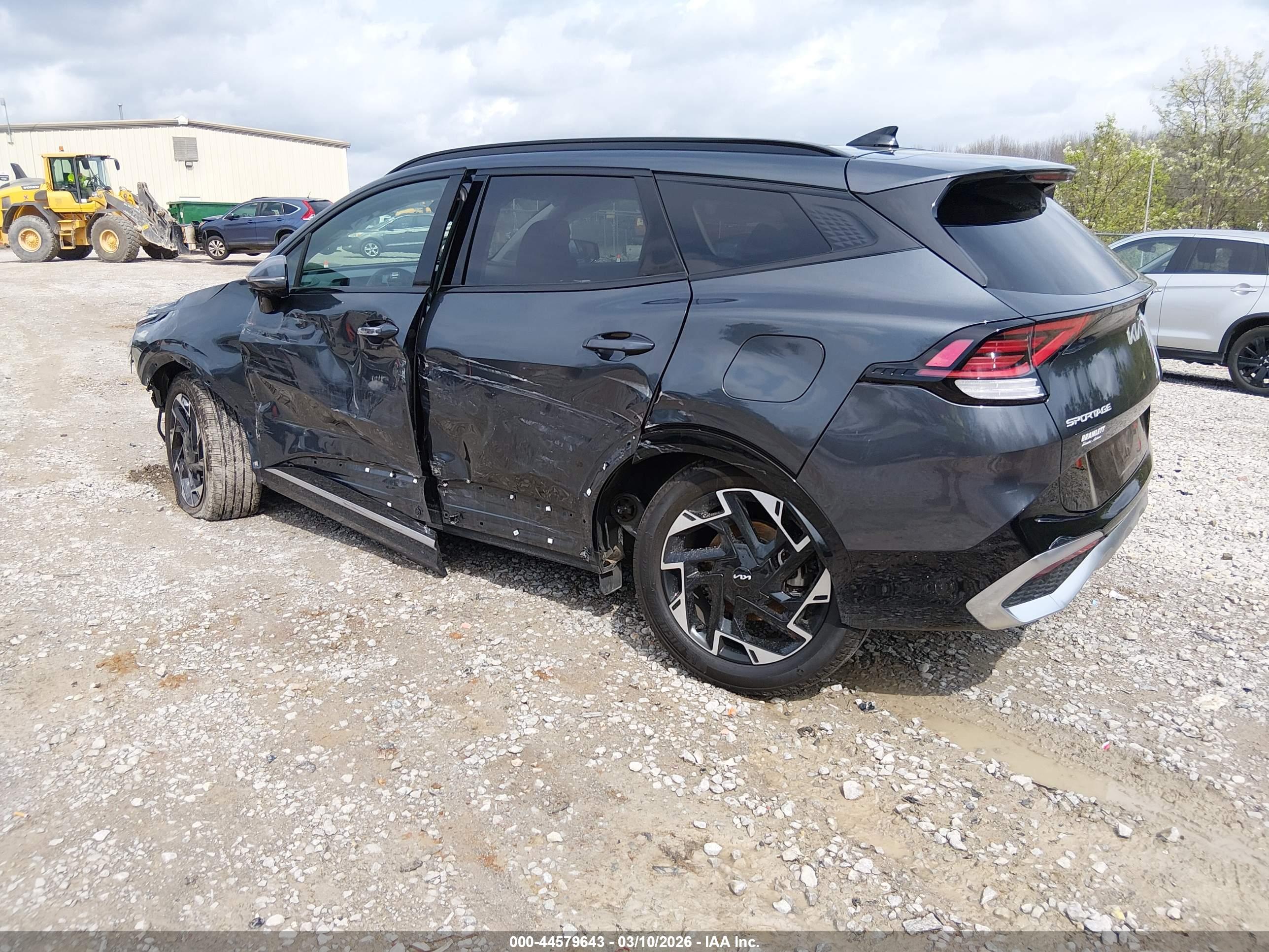 KIA SPORTAGE image 3