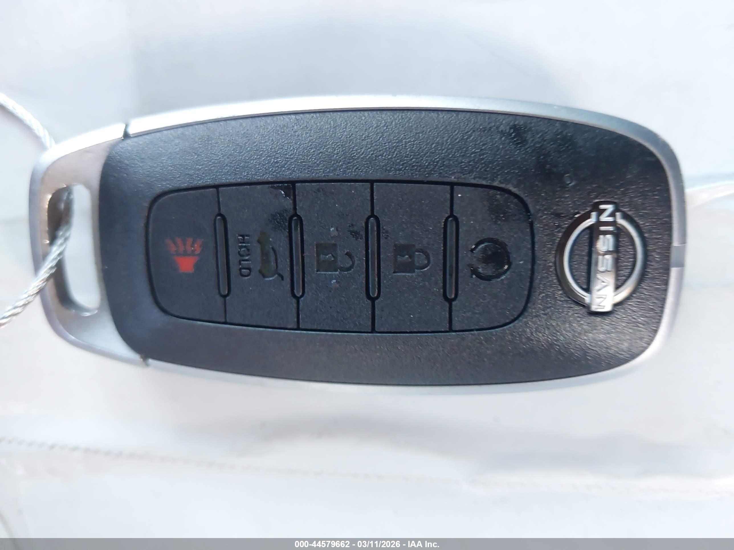 NISSAN ROGUE image 11