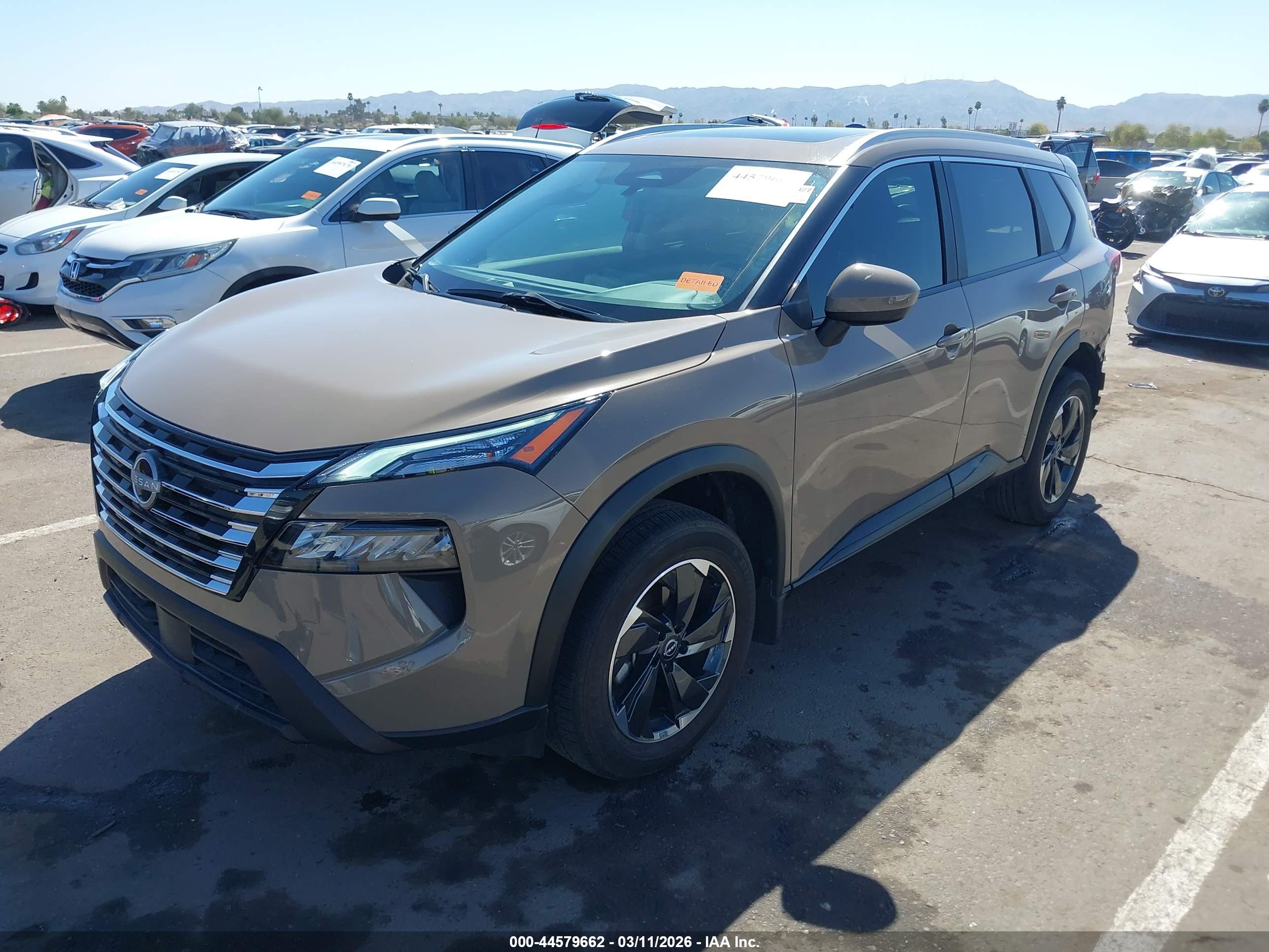 NISSAN ROGUE image 2