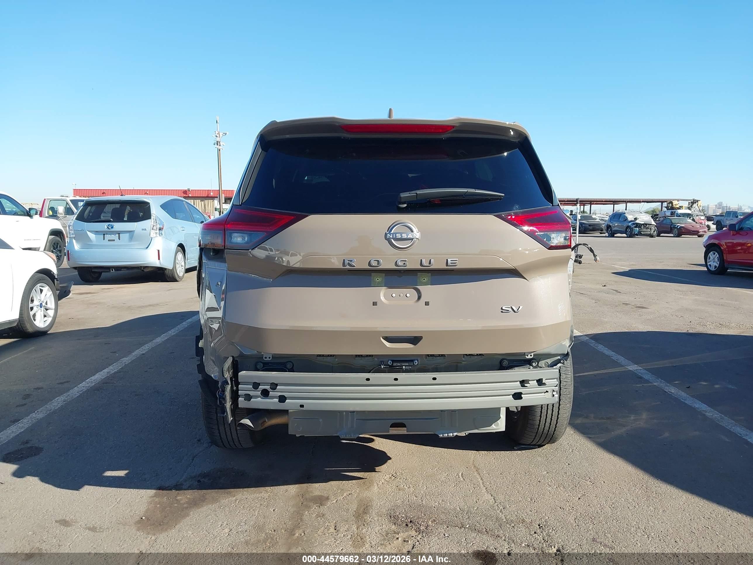NISSAN ROGUE image 6