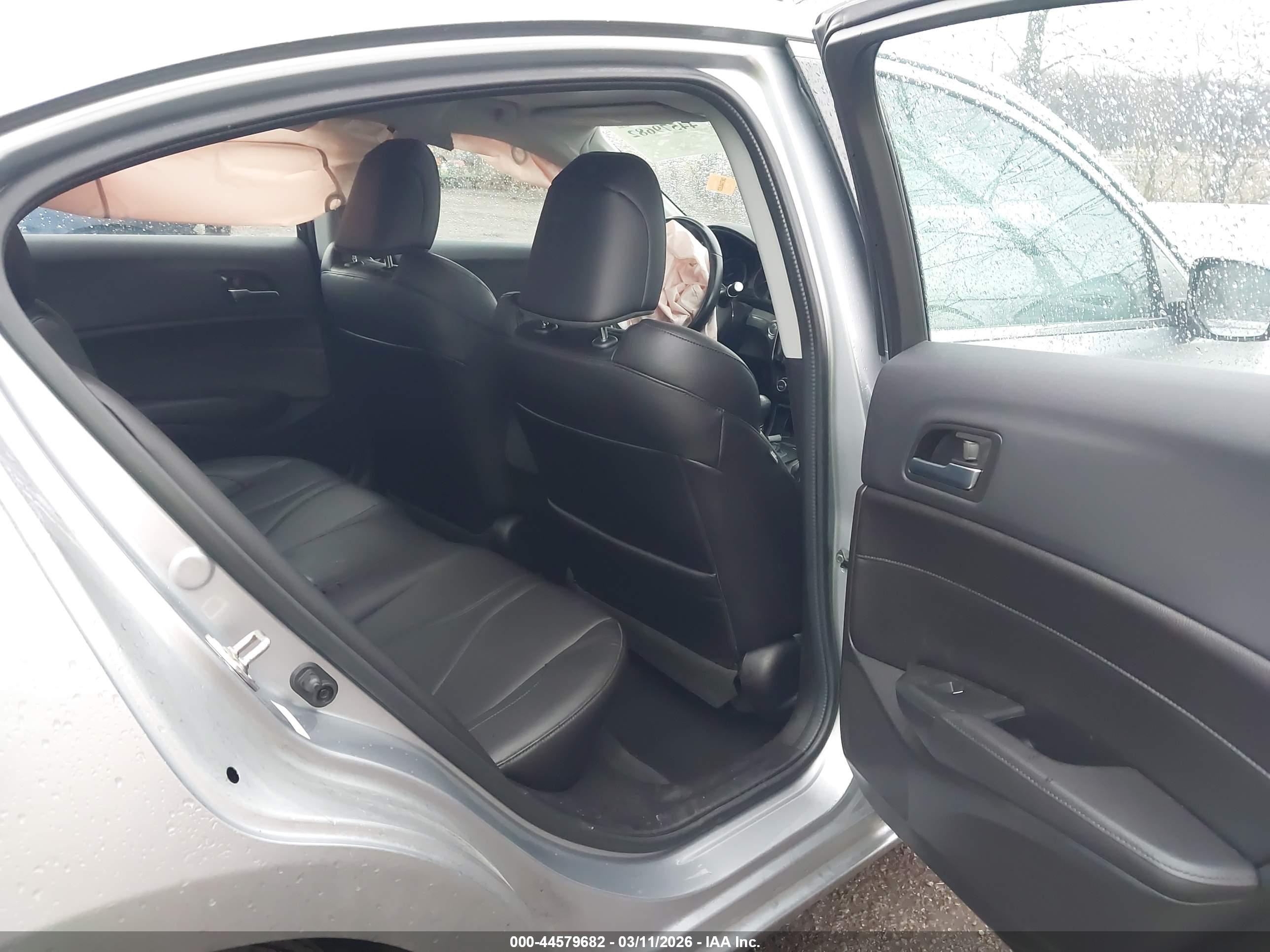 ACURA ILX image 8