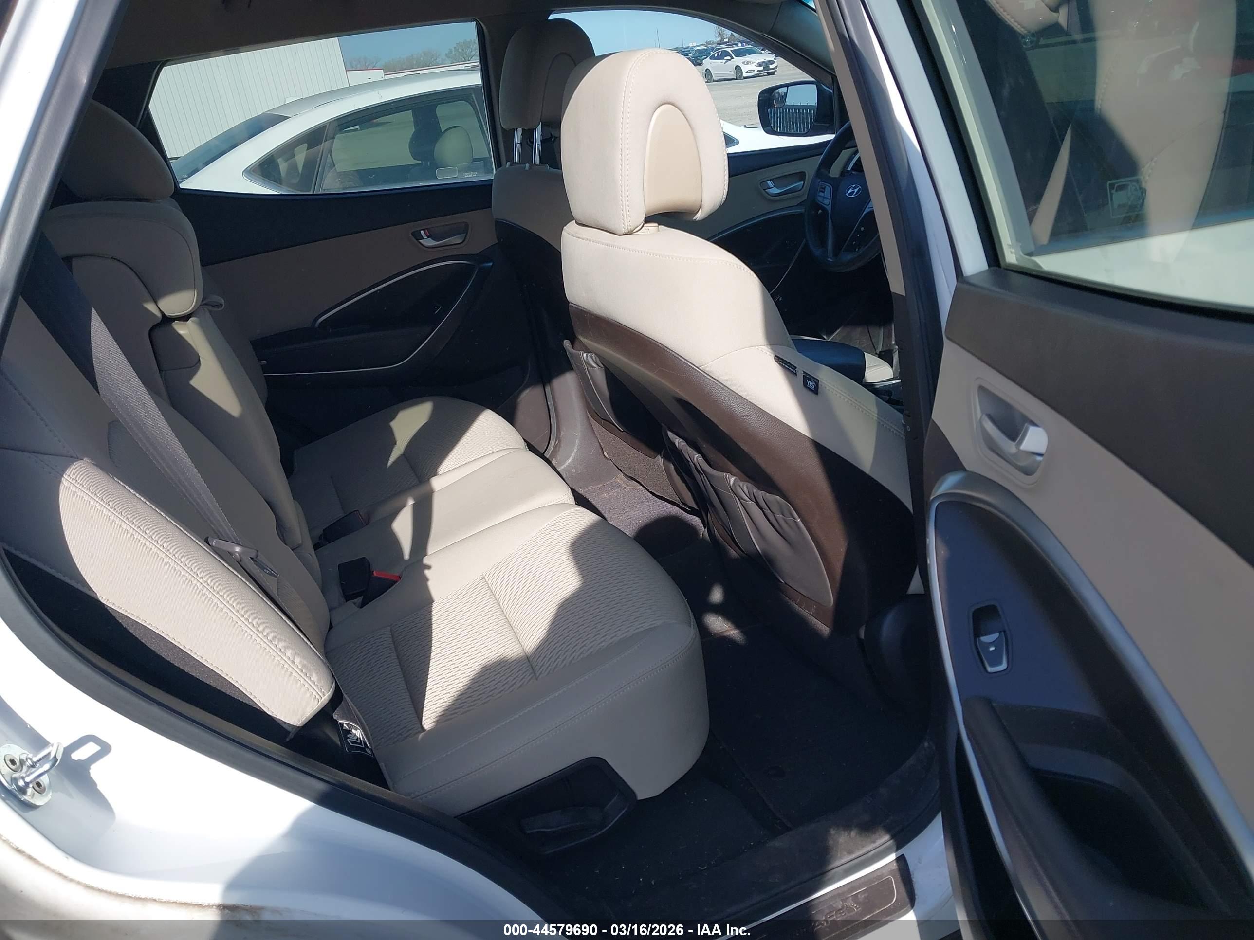 HYUNDAI SANTA image 8