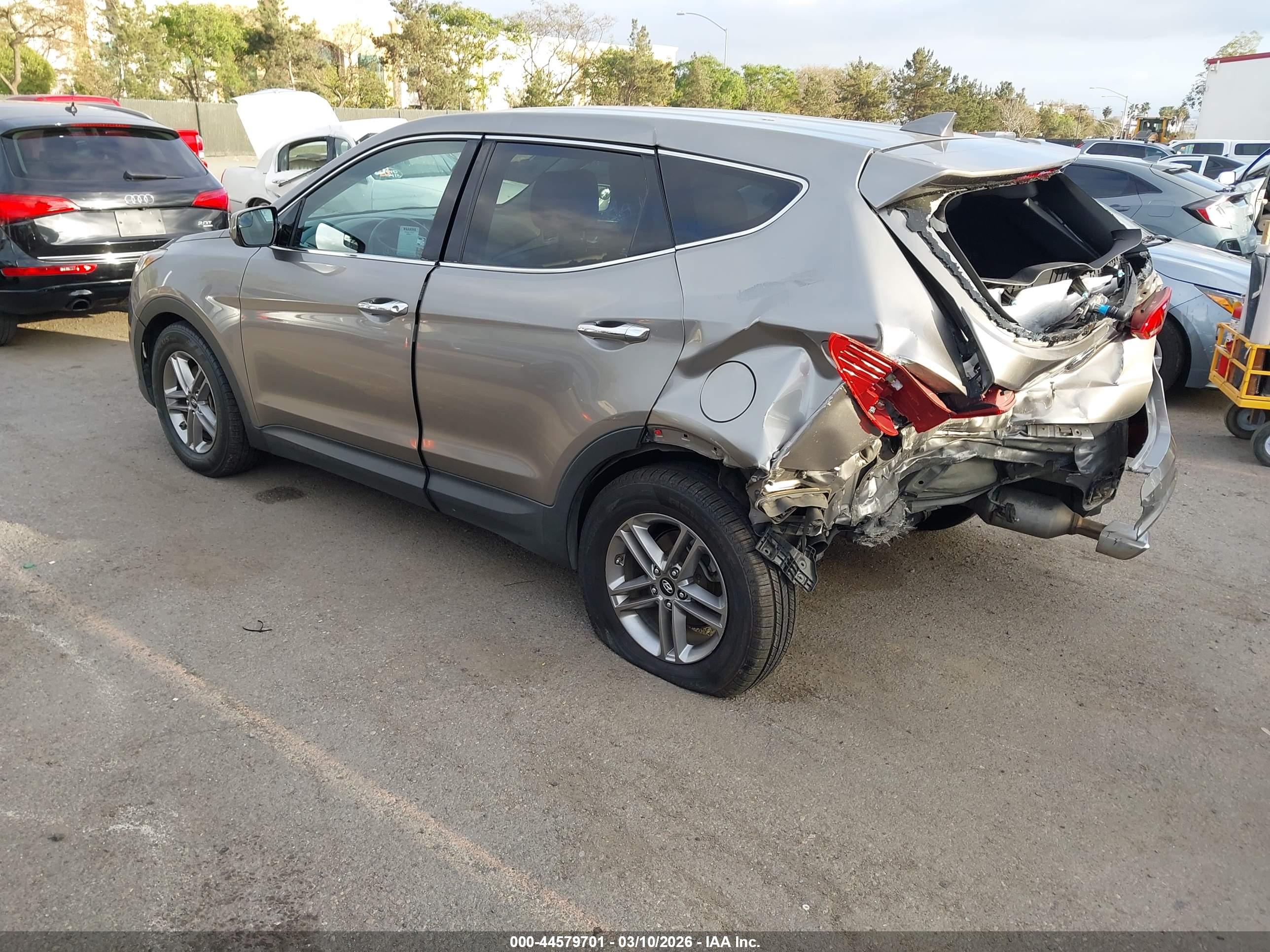 HYUNDAI SANTA image 3