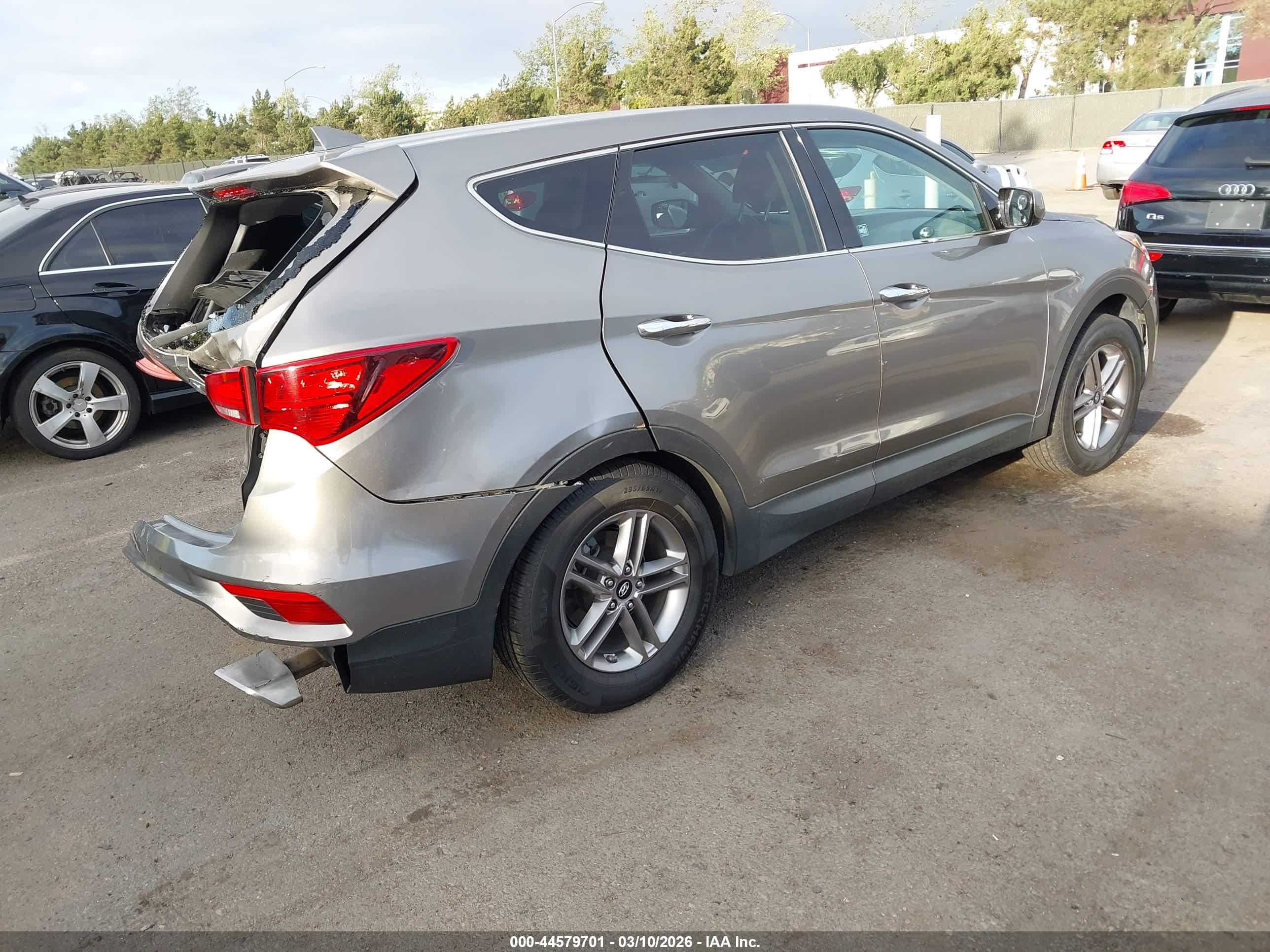 HYUNDAI SANTA image 4