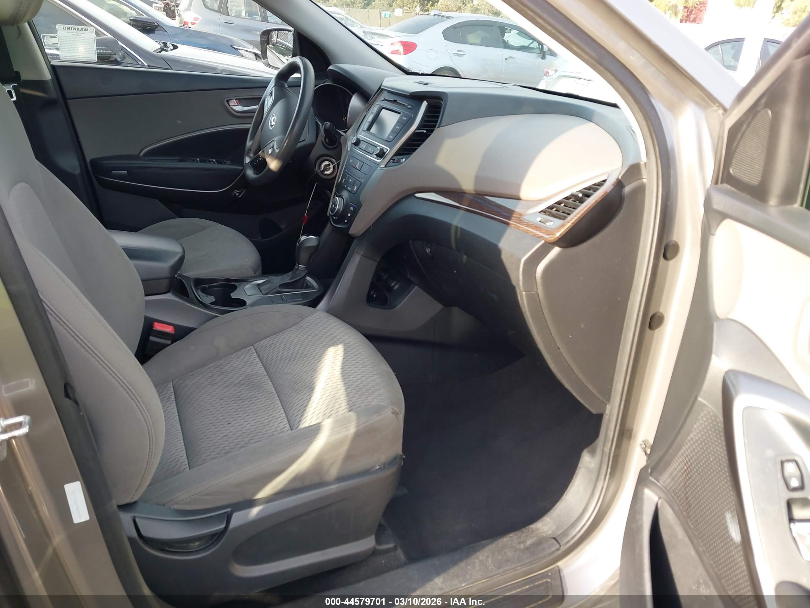 HYUNDAI SANTA image 5