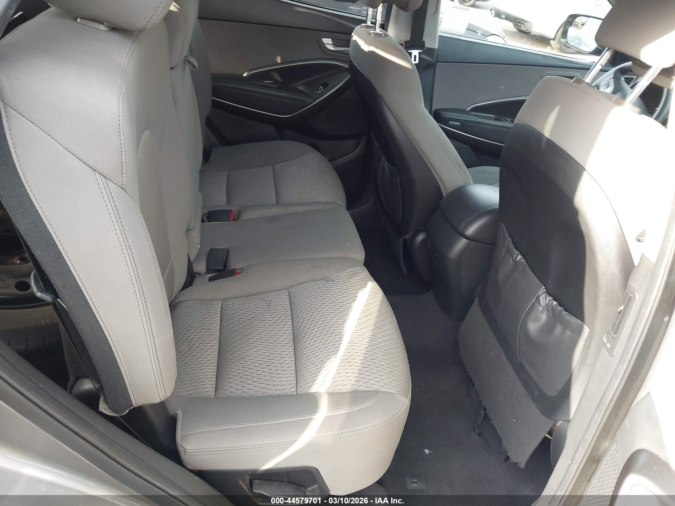 HYUNDAI SANTA image 8