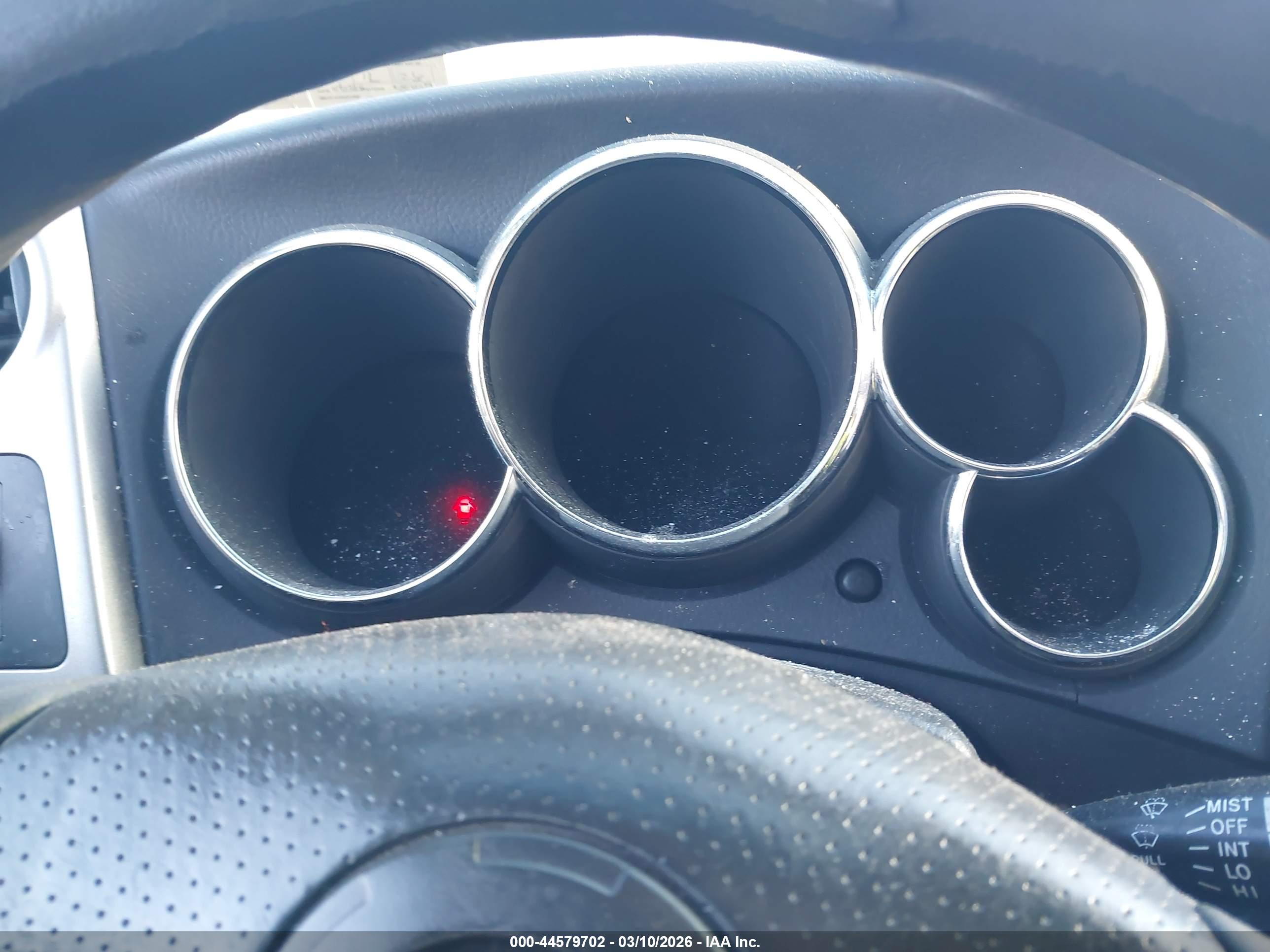 PONTIAC VIBE image 7