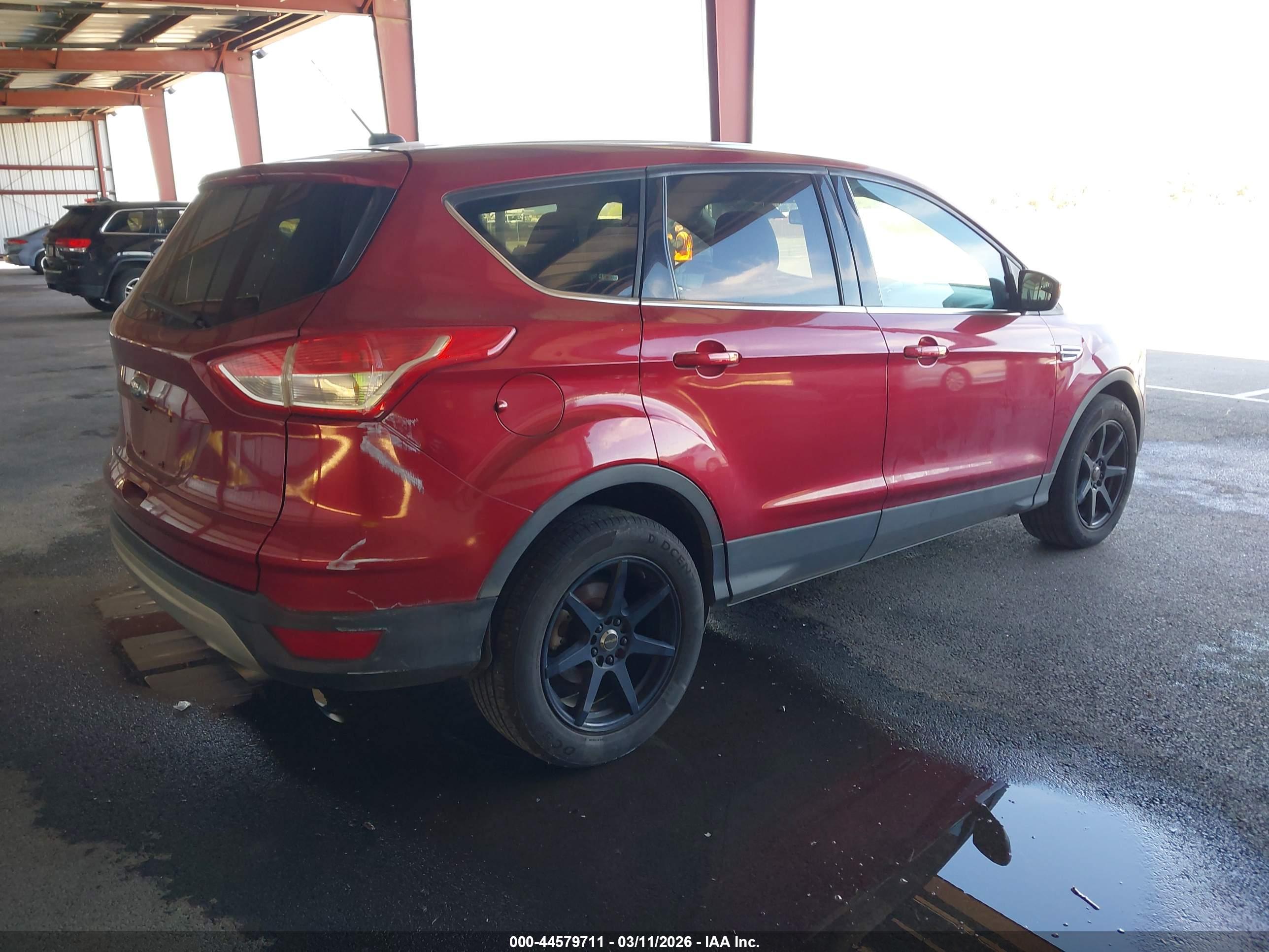 FORD ESCAPE image 4