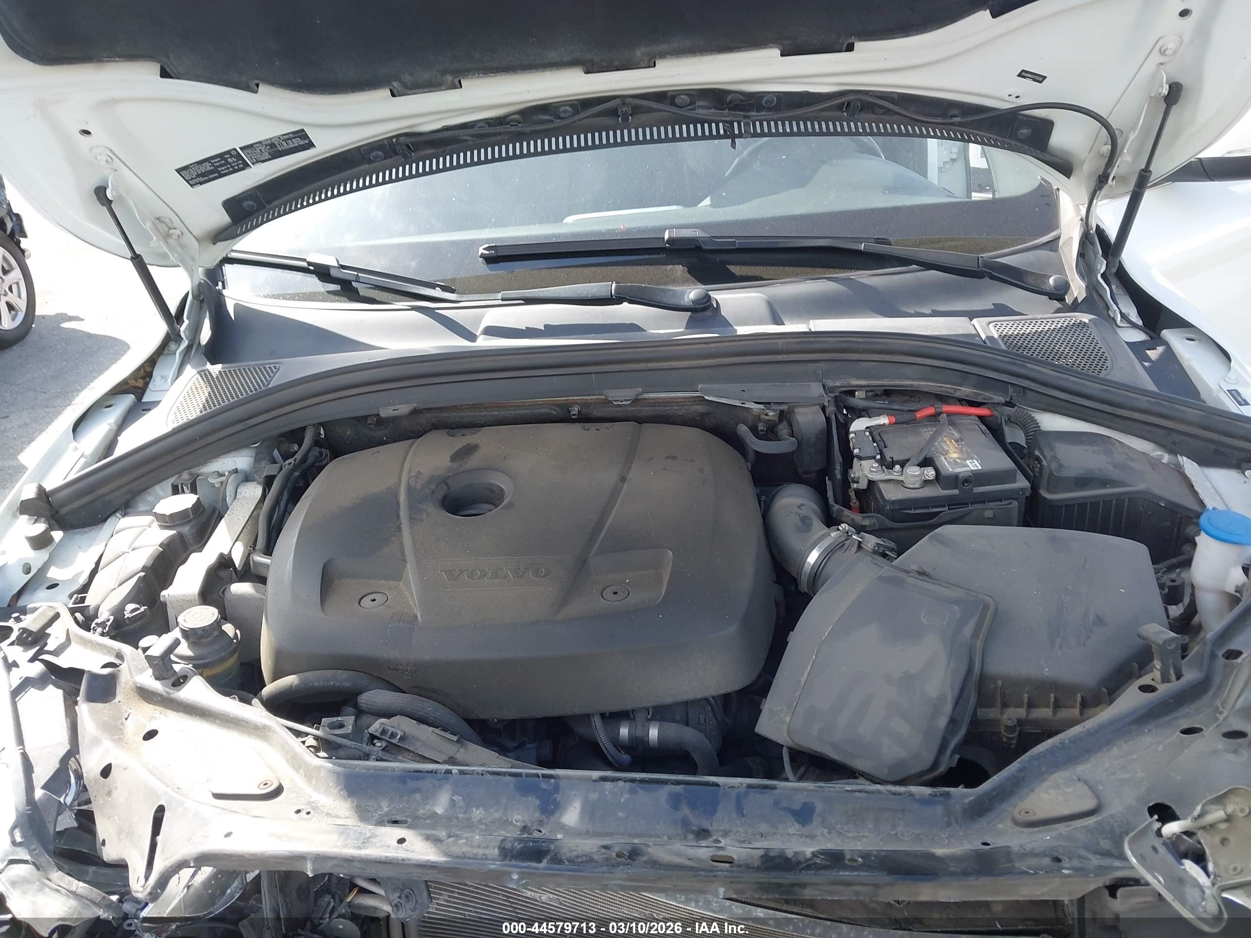 VOLVO XC60 image 10