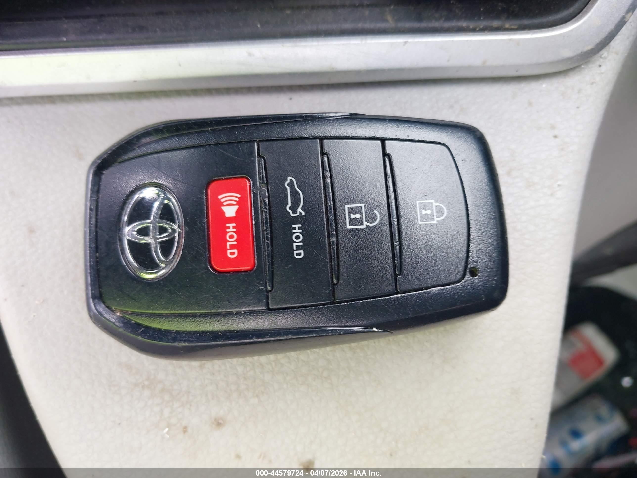 TOYOTA COROLLA image 11