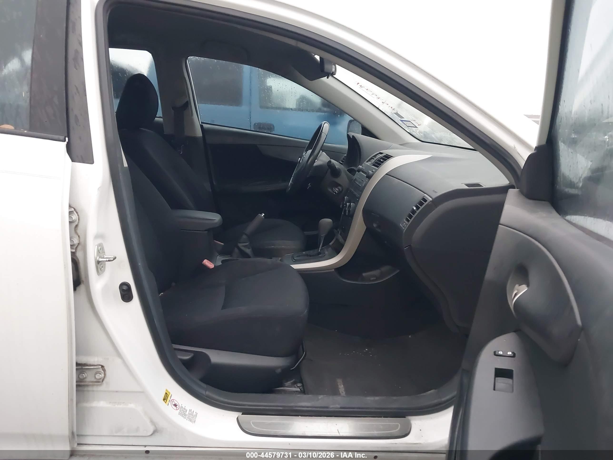 TOYOTA COROLLA image 5