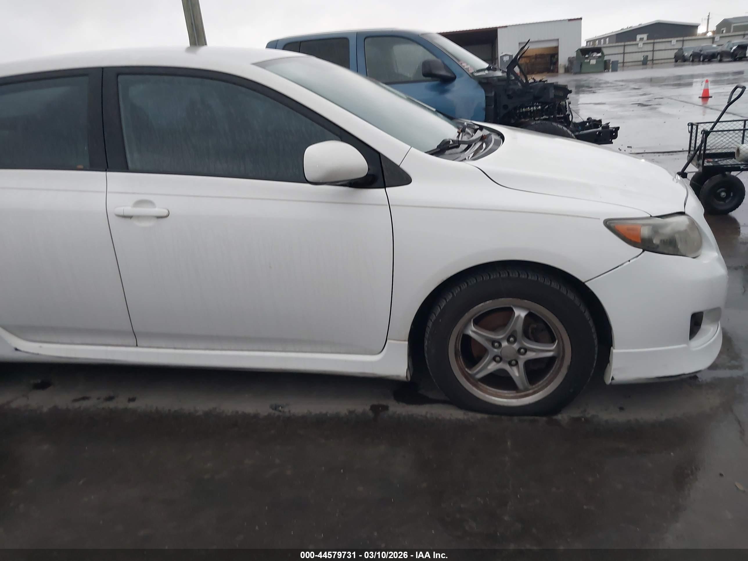 TOYOTA COROLLA image 6