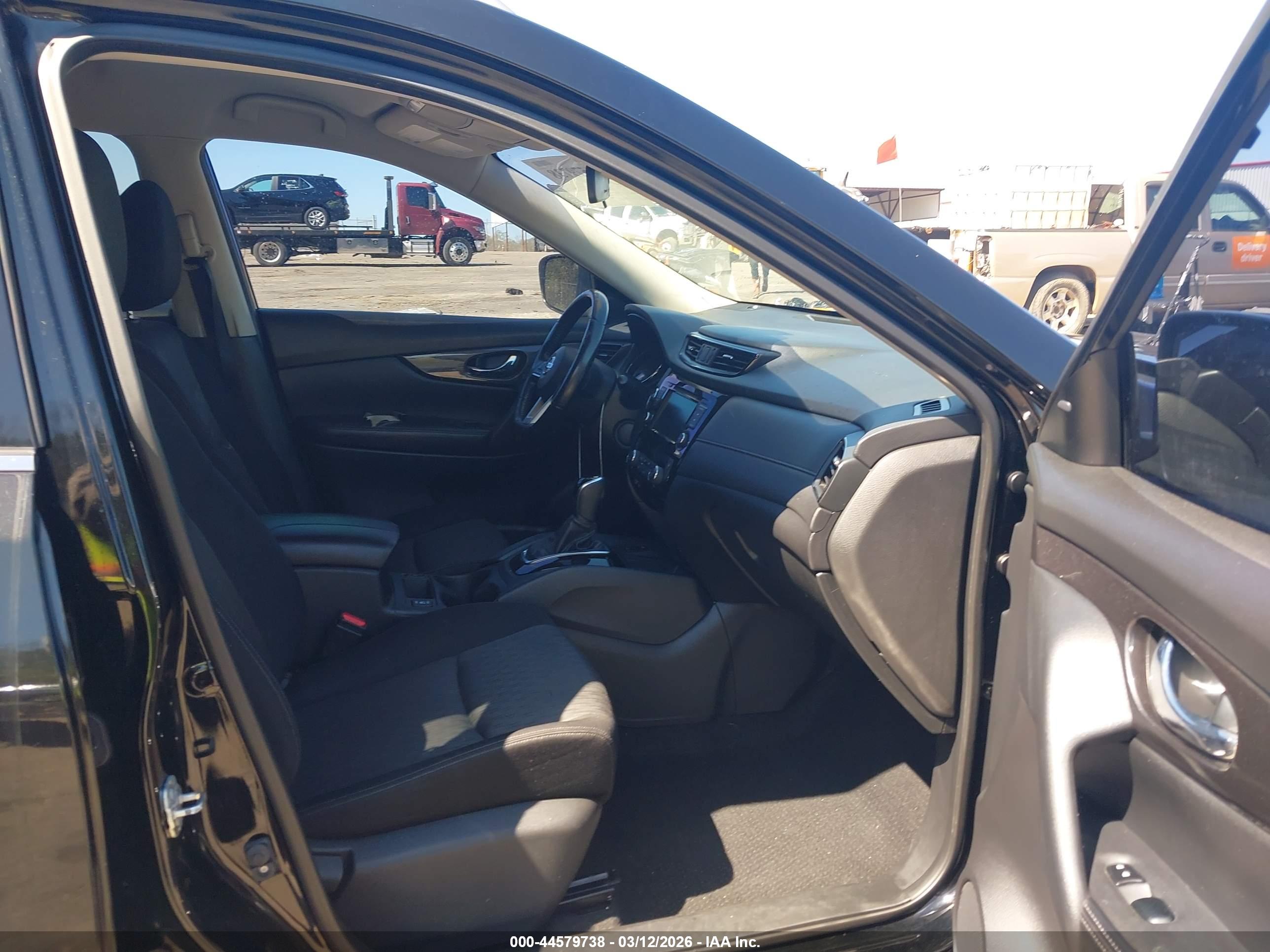 NISSAN ROGUE image 5