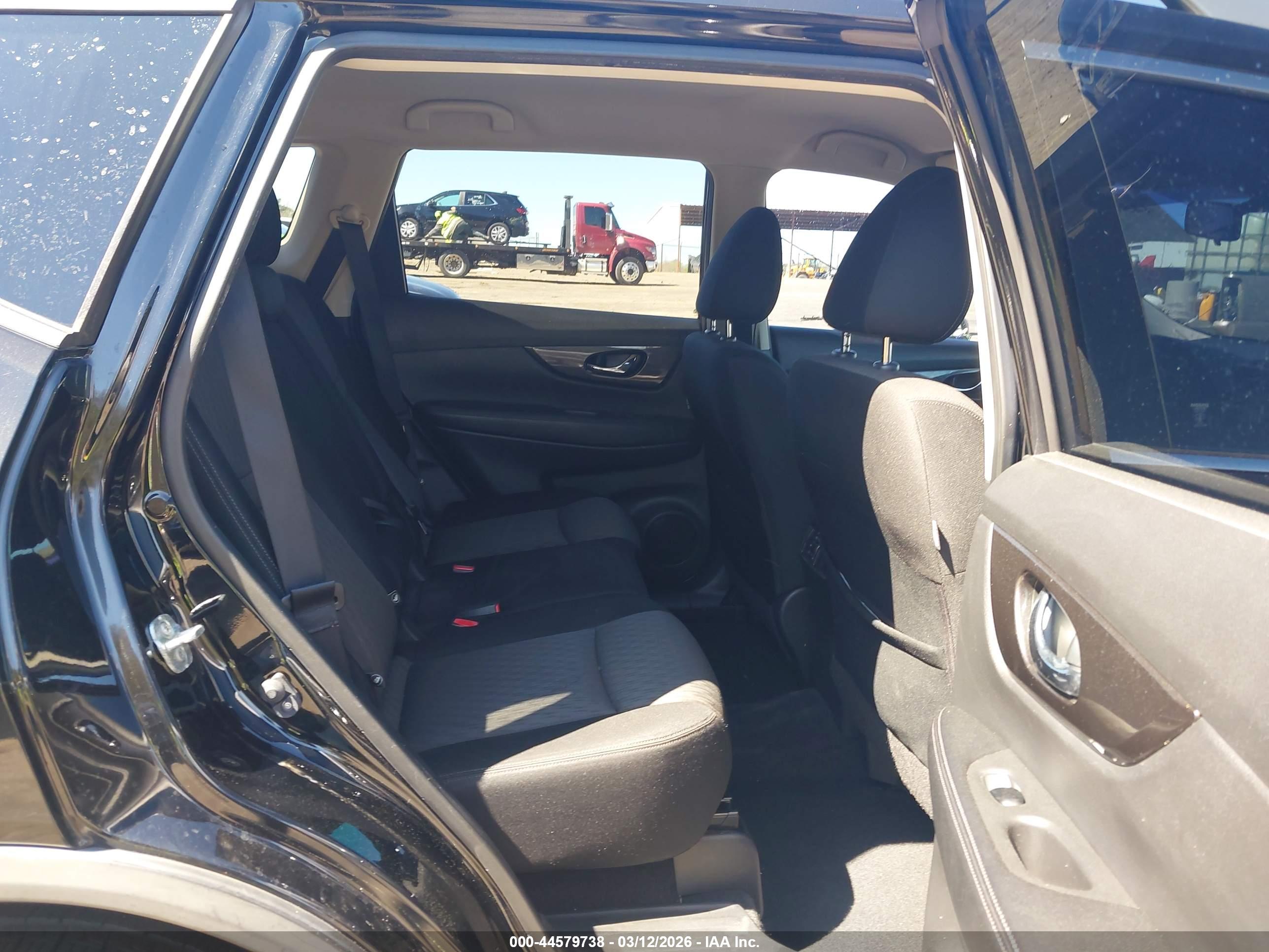 NISSAN ROGUE image 8