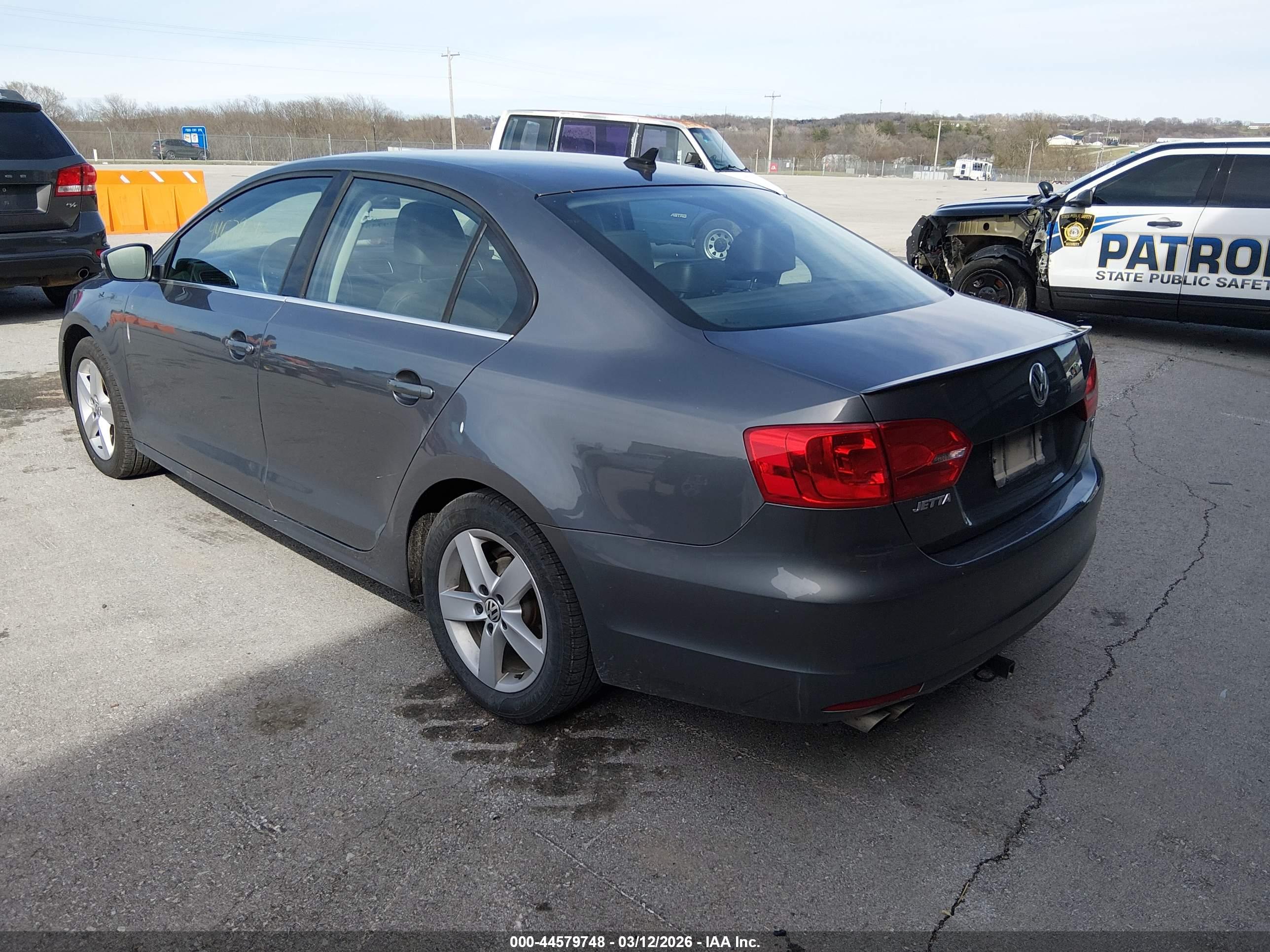 VOLKSWAGEN JETTA image 3