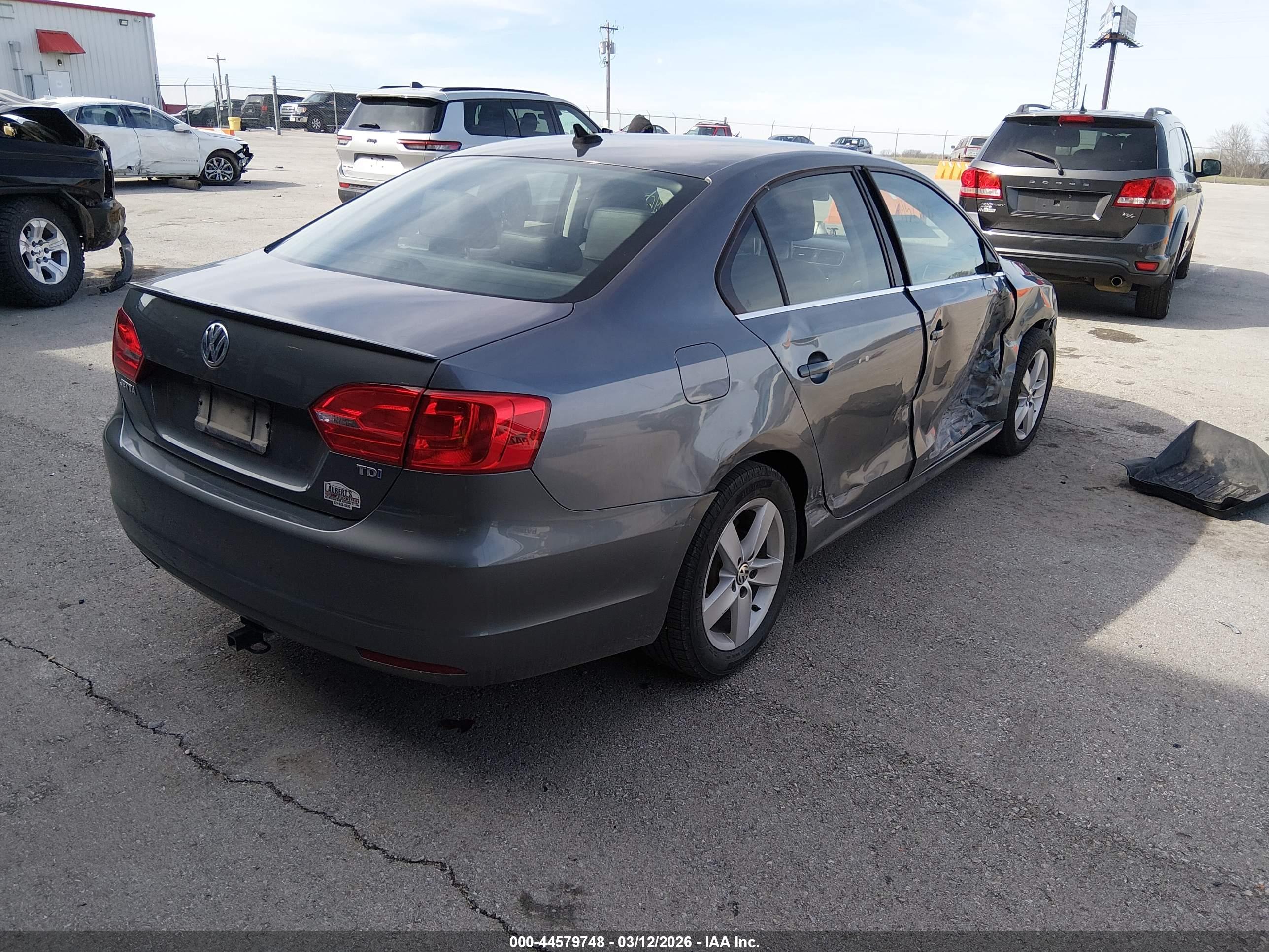 VOLKSWAGEN JETTA image 4