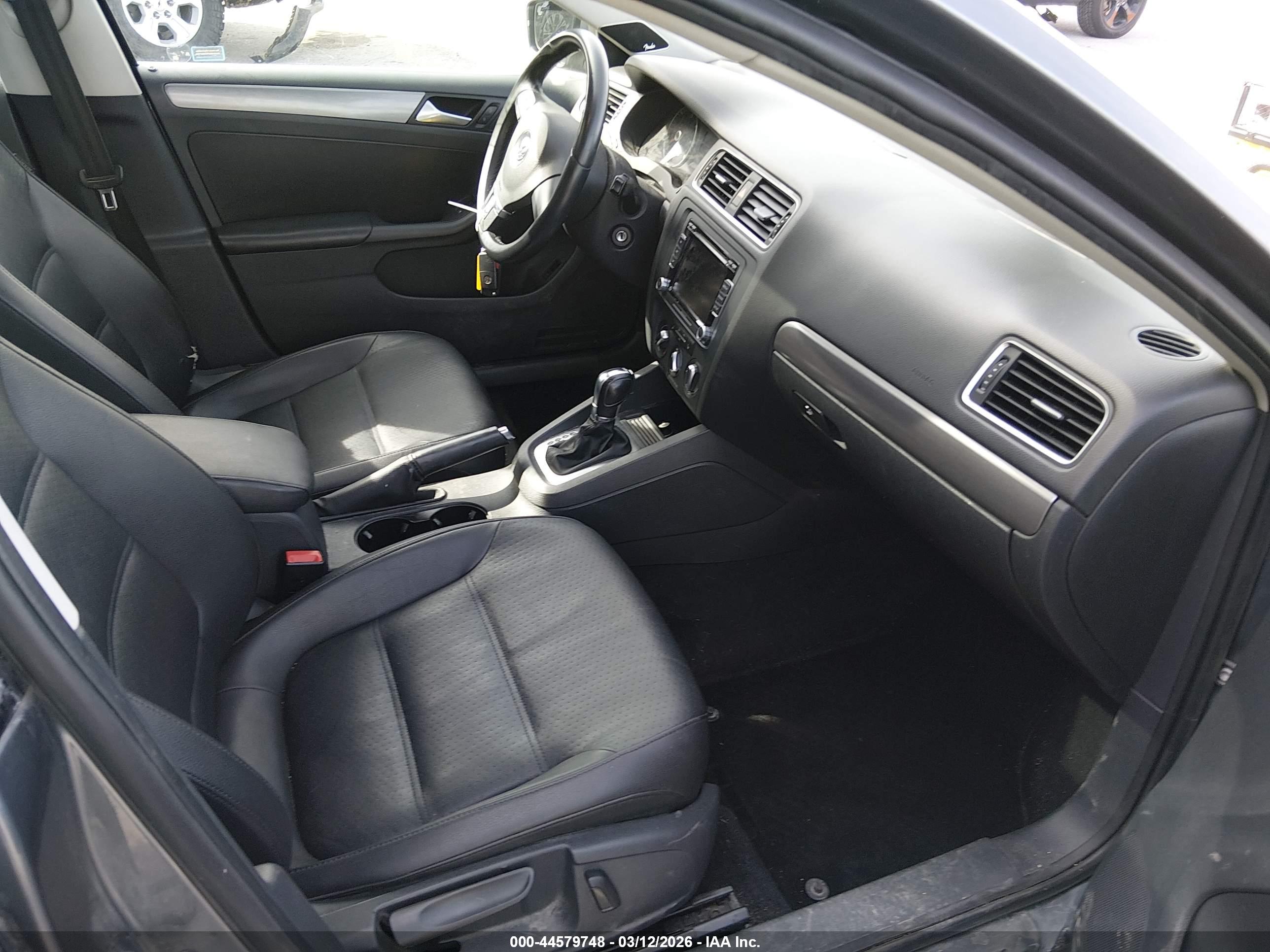 VOLKSWAGEN JETTA image 5