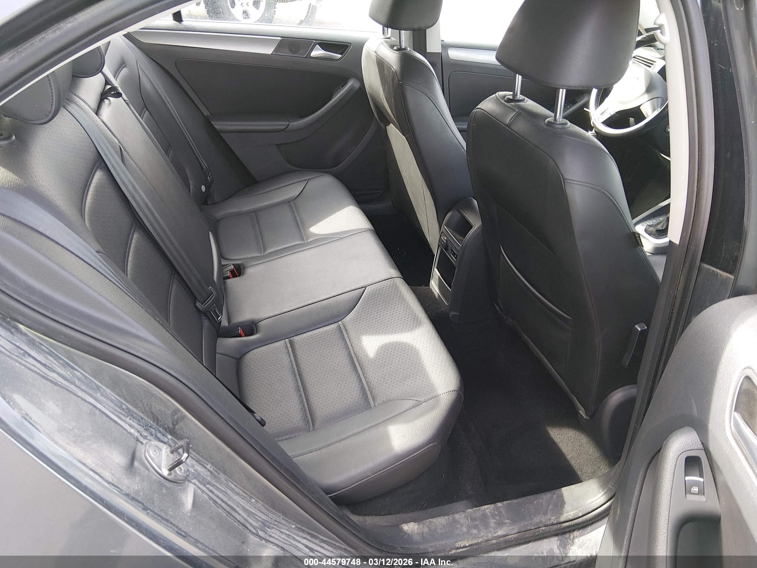 VOLKSWAGEN JETTA image 8