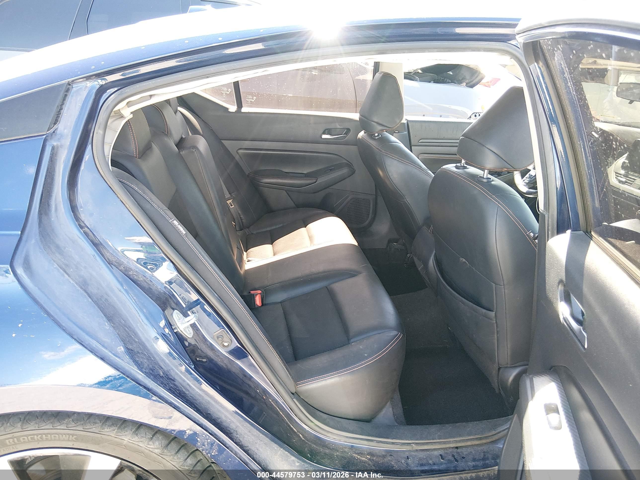 NISSAN ALTIMA image 8