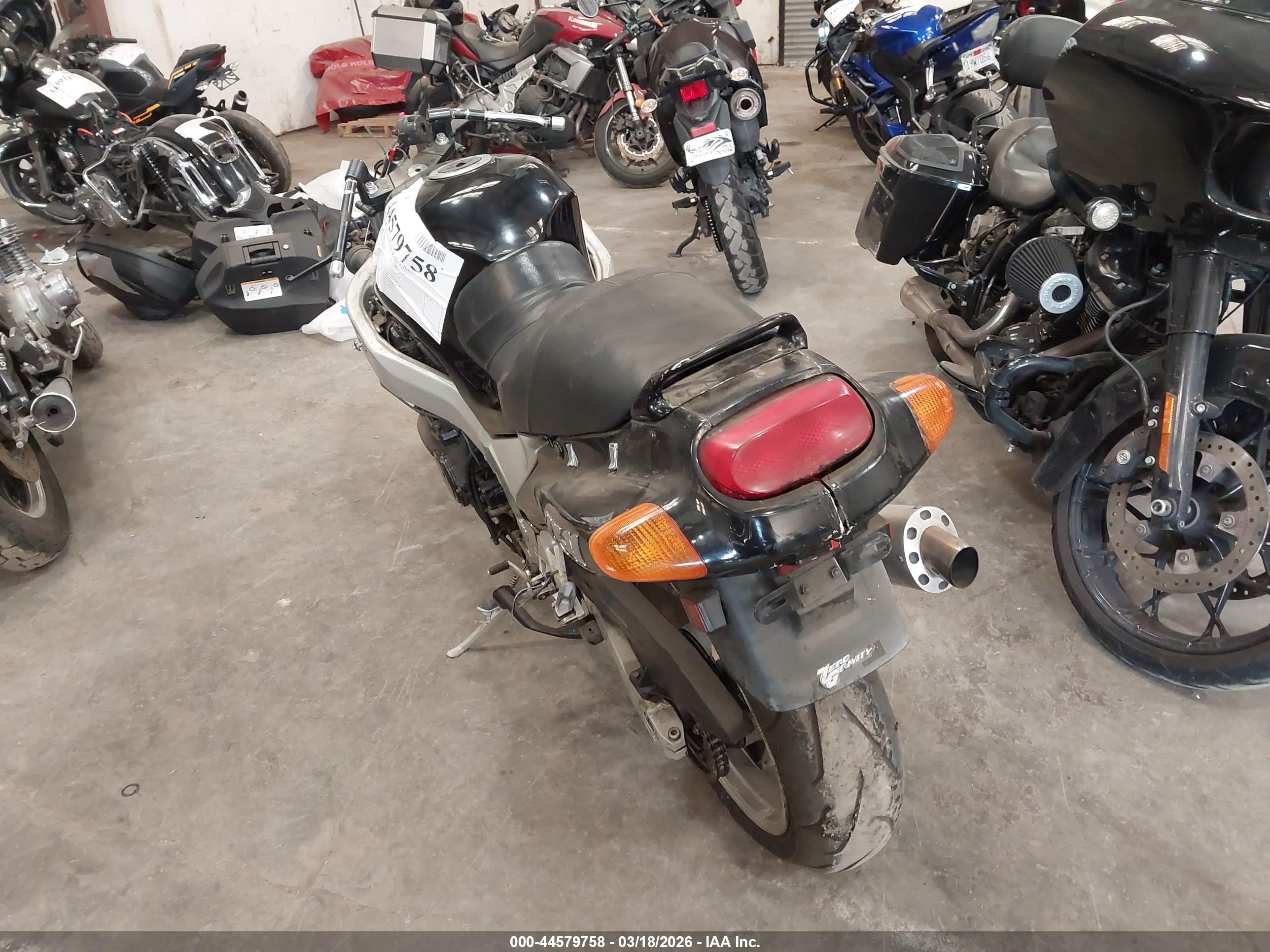 KAWASAKI ZX1100 image 3