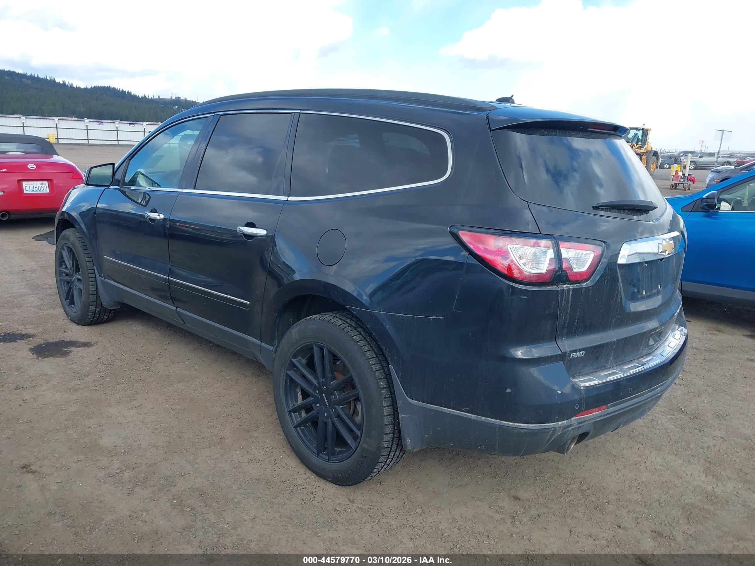 CHEVROLET TRAVERSE image 3
