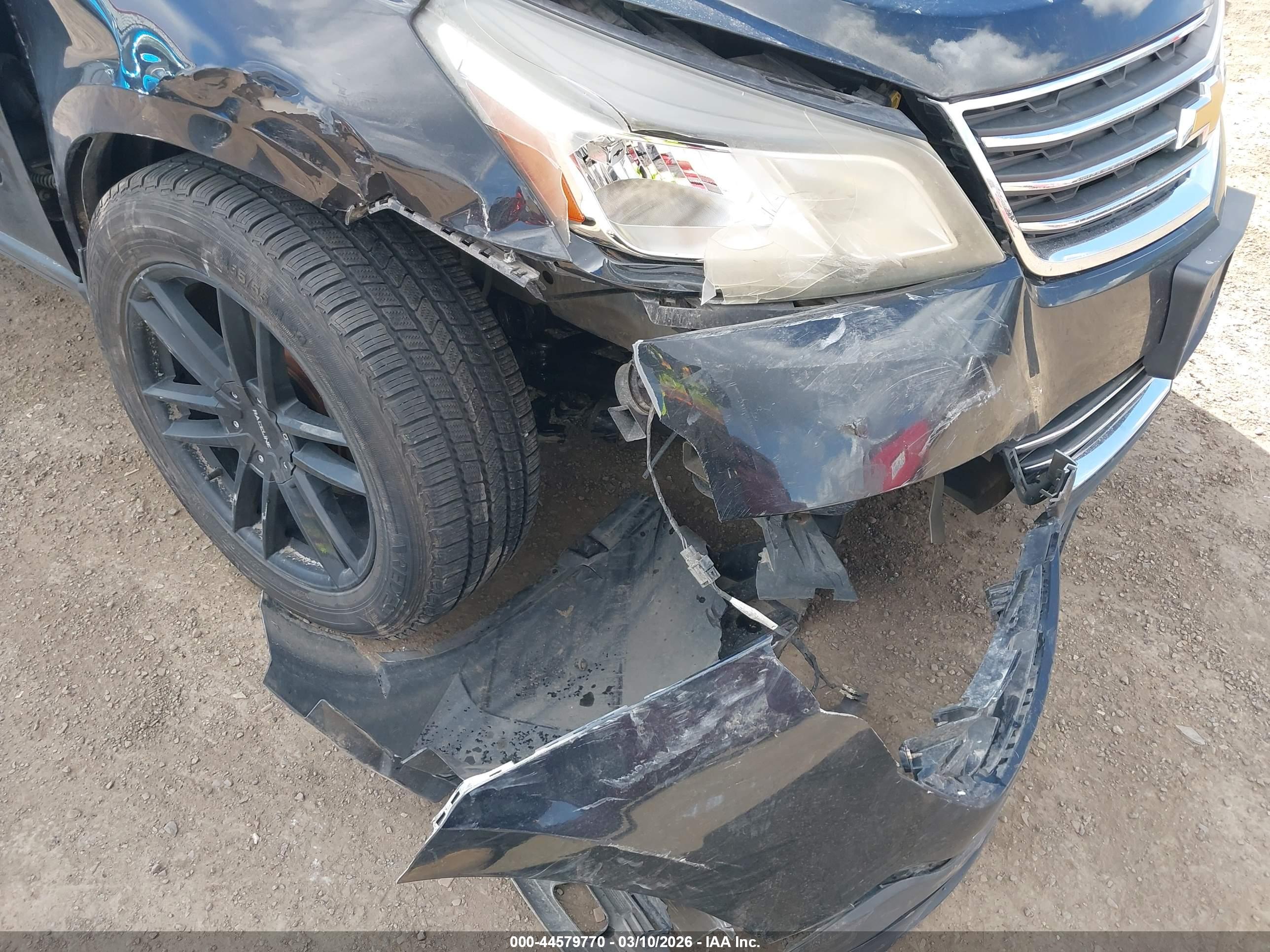 CHEVROLET TRAVERSE image 6