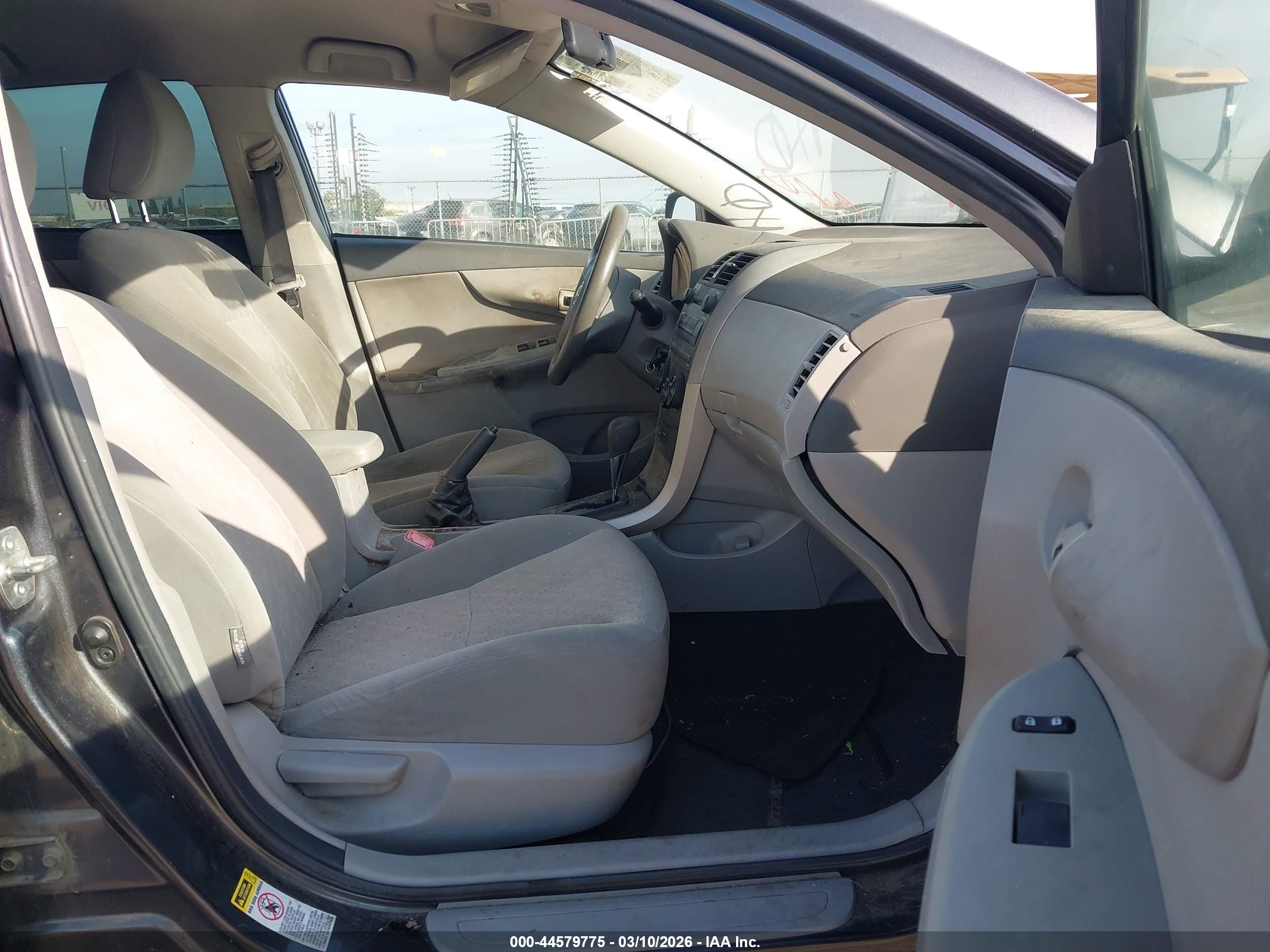 TOYOTA COROLLA image 5