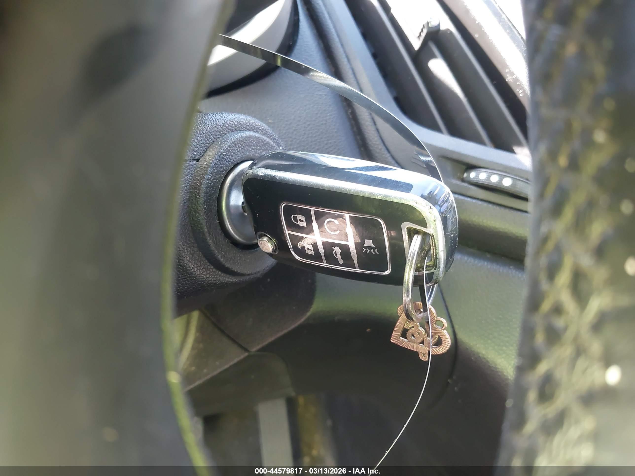 CHEVROLET EQUINOX image 11