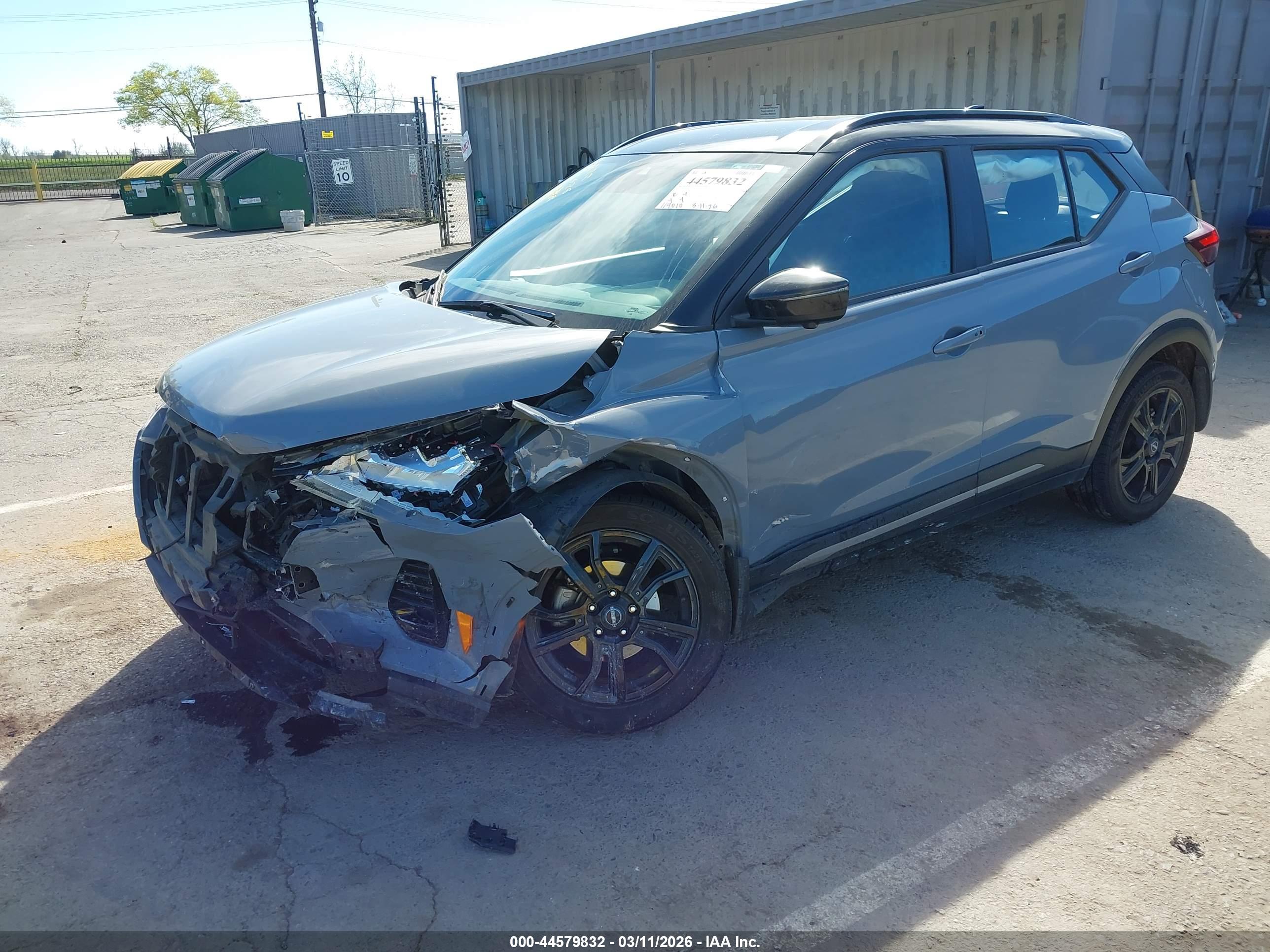 NISSAN KICKS image 2
