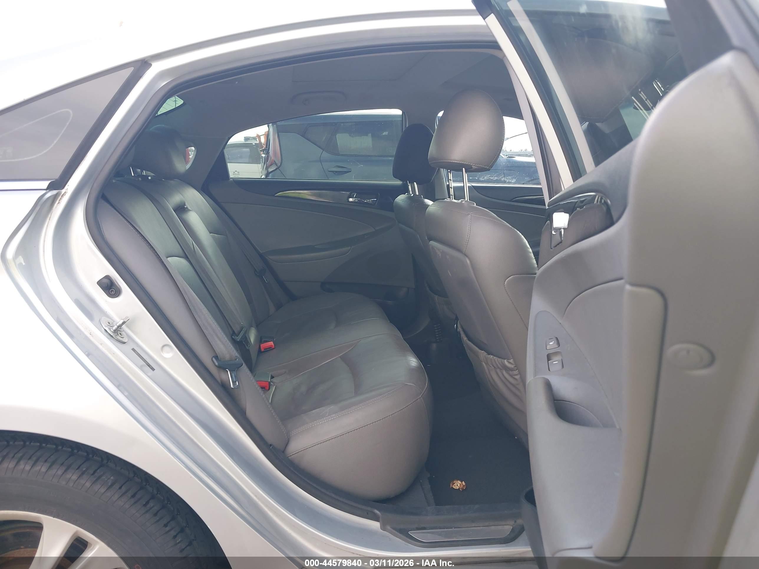 HYUNDAI SONATA image 8