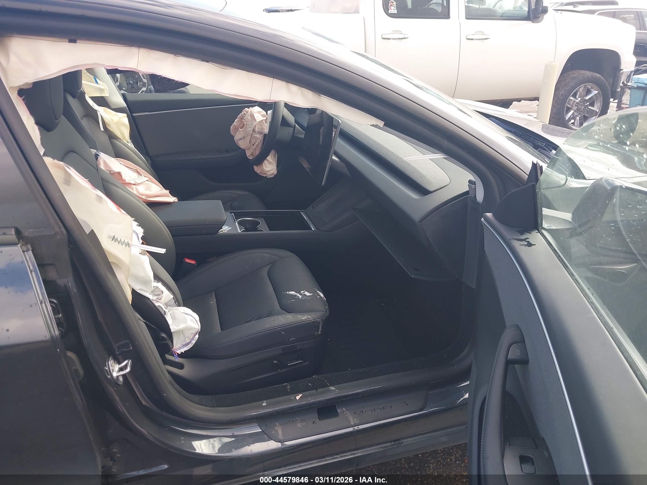 TESLA MODEL image 5