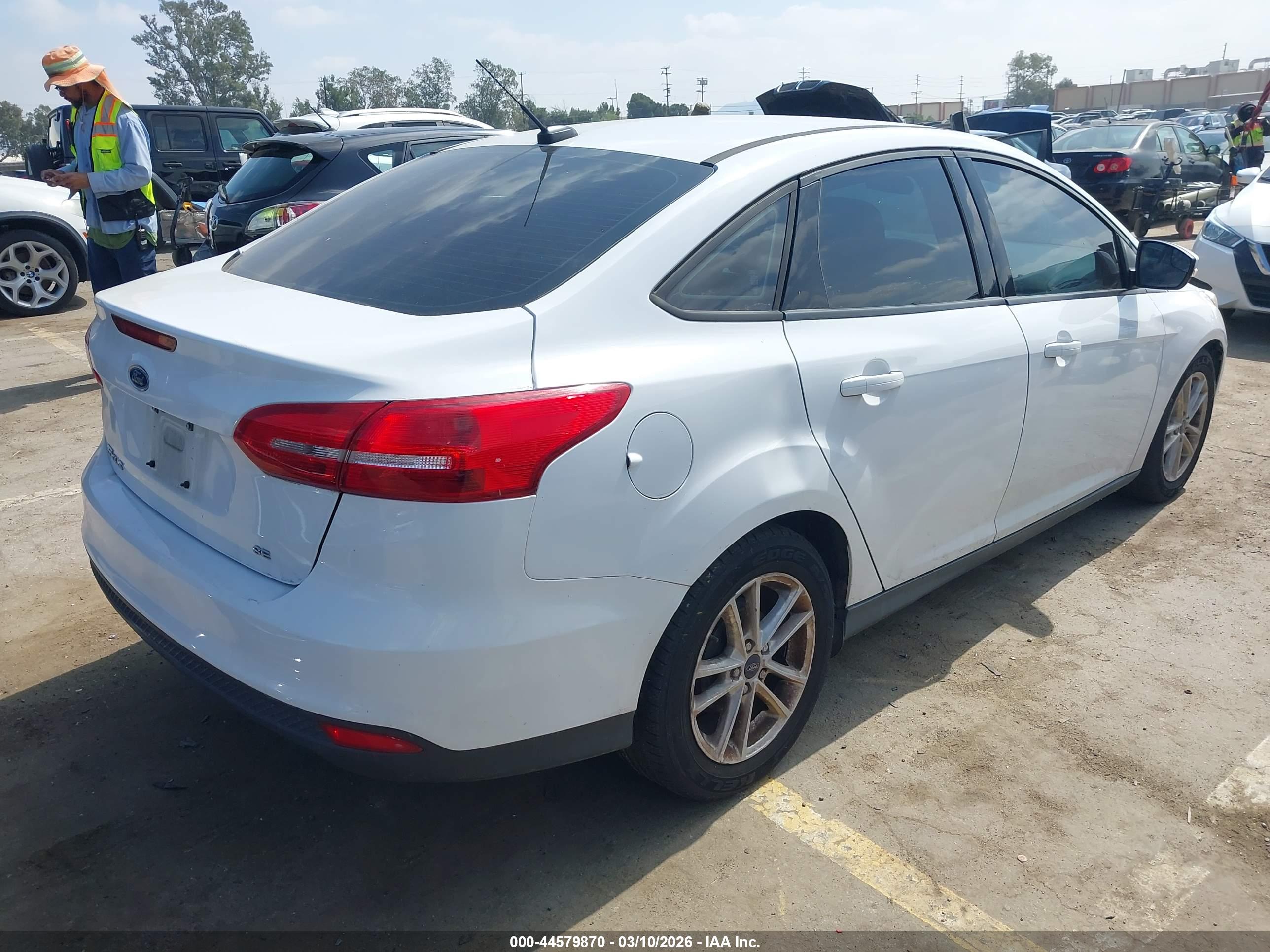 FORD FOCUS image 4