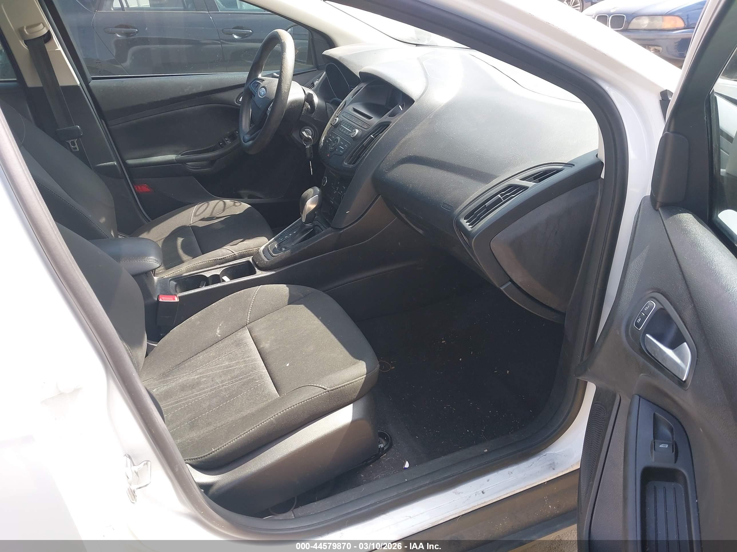 FORD FOCUS image 5