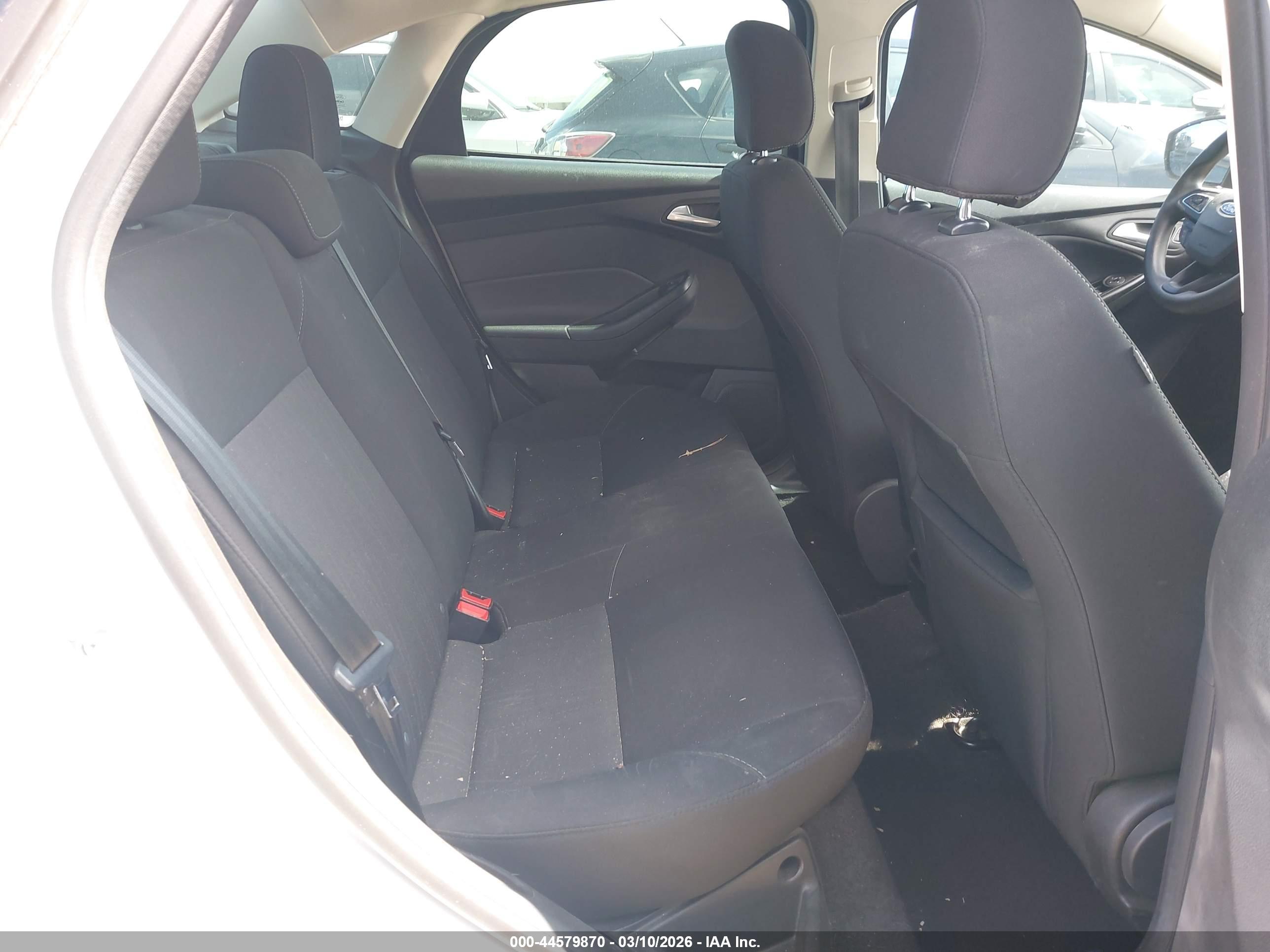 FORD FOCUS image 8