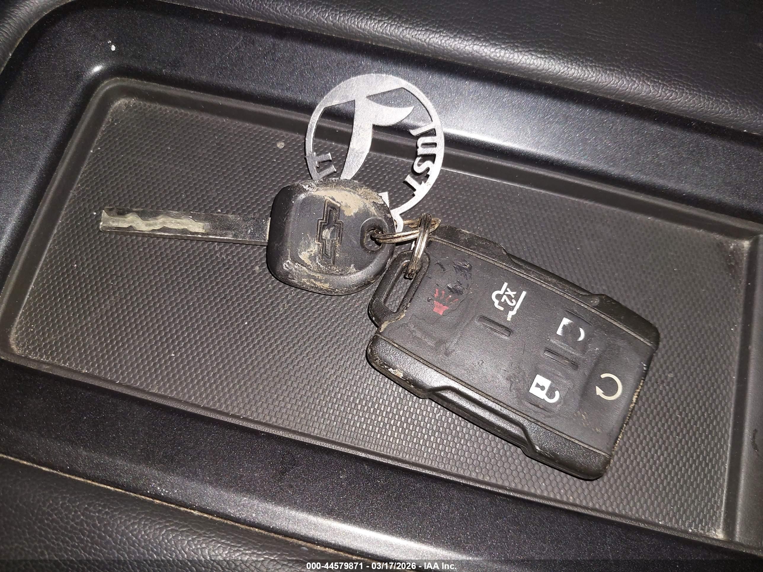CHEVROLET SUBURBAN image 11