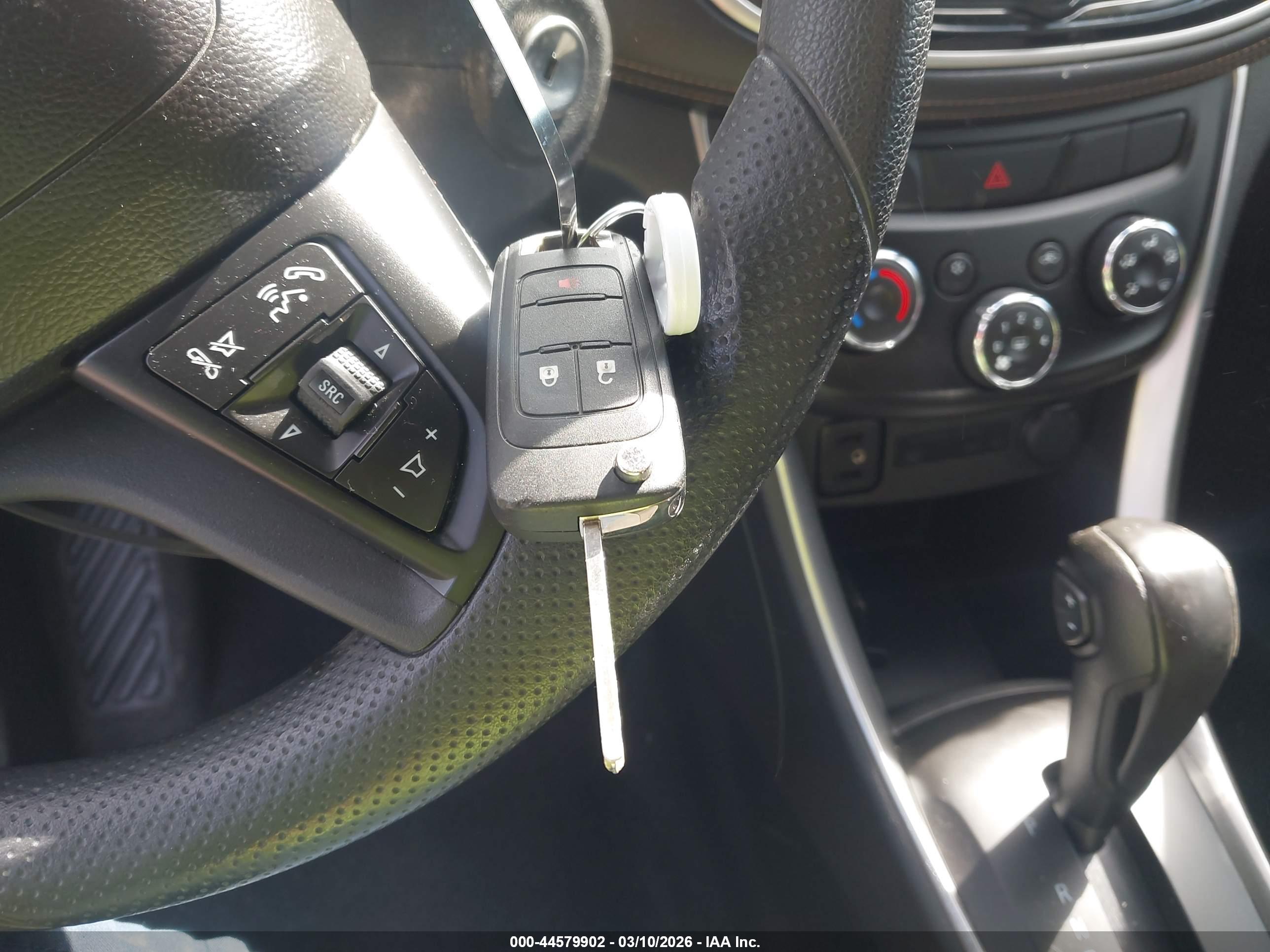 CHEVROLET TRAX image 11