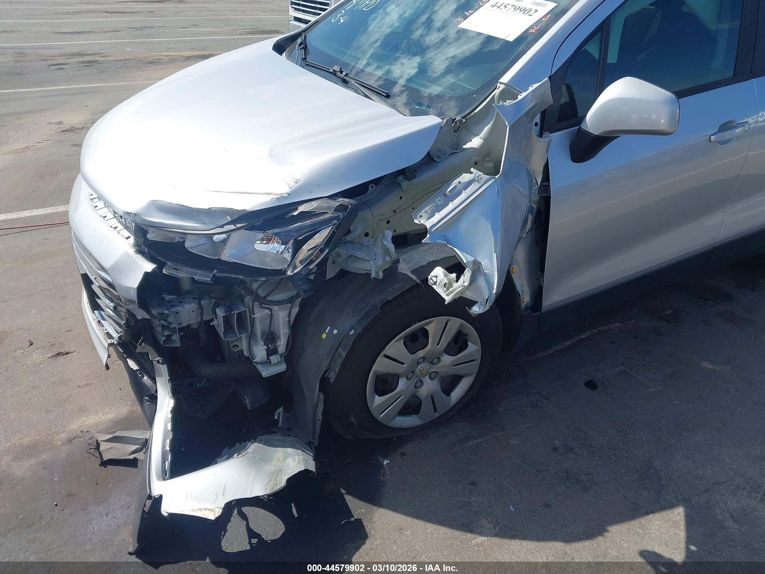 CHEVROLET TRAX image 6