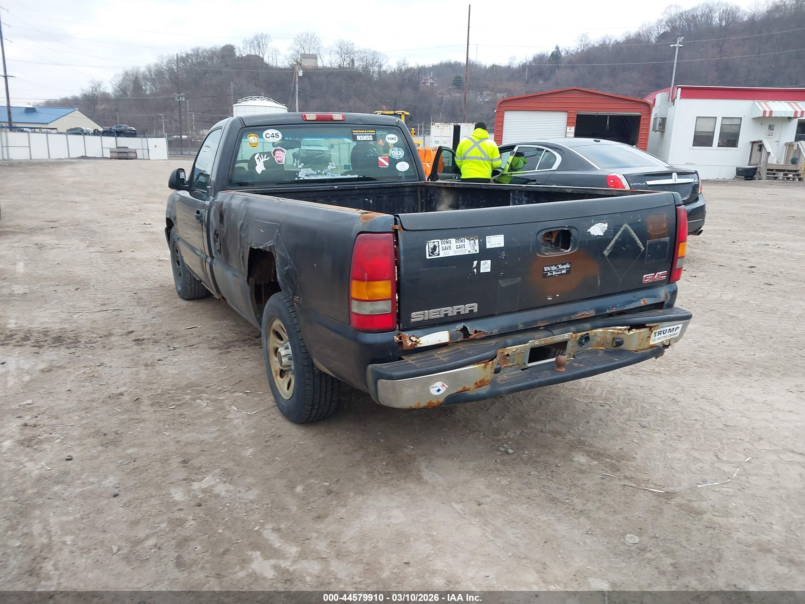 GMC SIERRA image 3