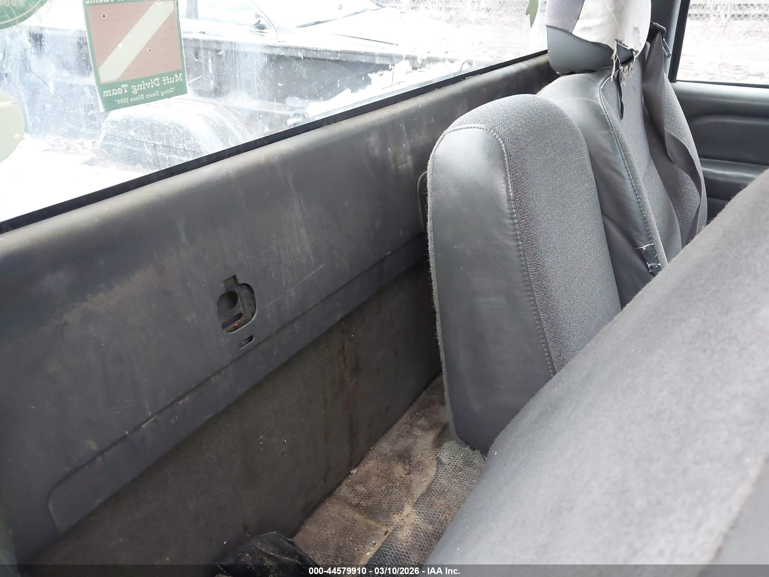 GMC SIERRA image 8