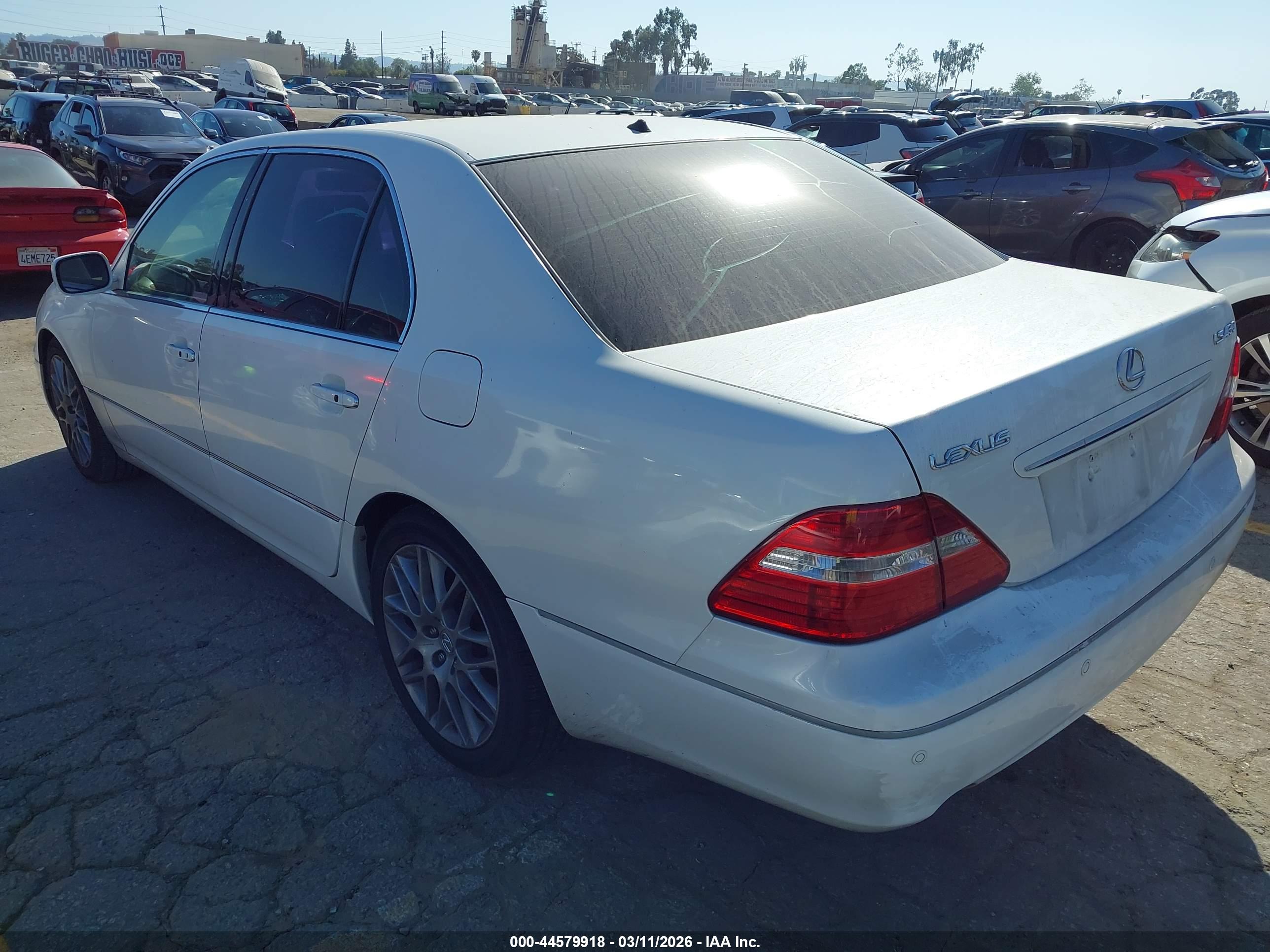 LEXUS LS image 3