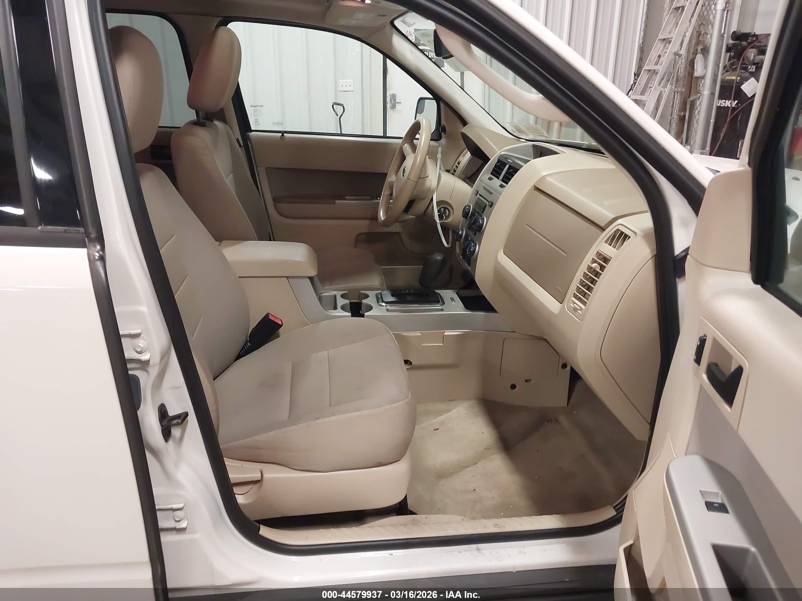 FORD ESCAPE image 5